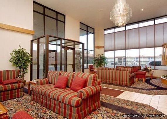 Days Inn & Suites By Wyndham Logan Interior photo