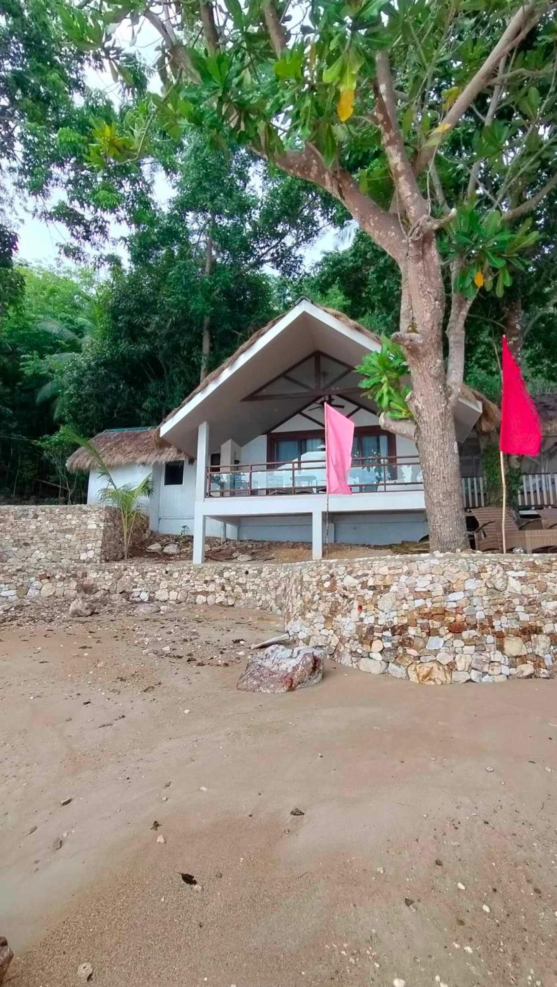 Alam Indah Busuanga Beach And Villas Exterior photo