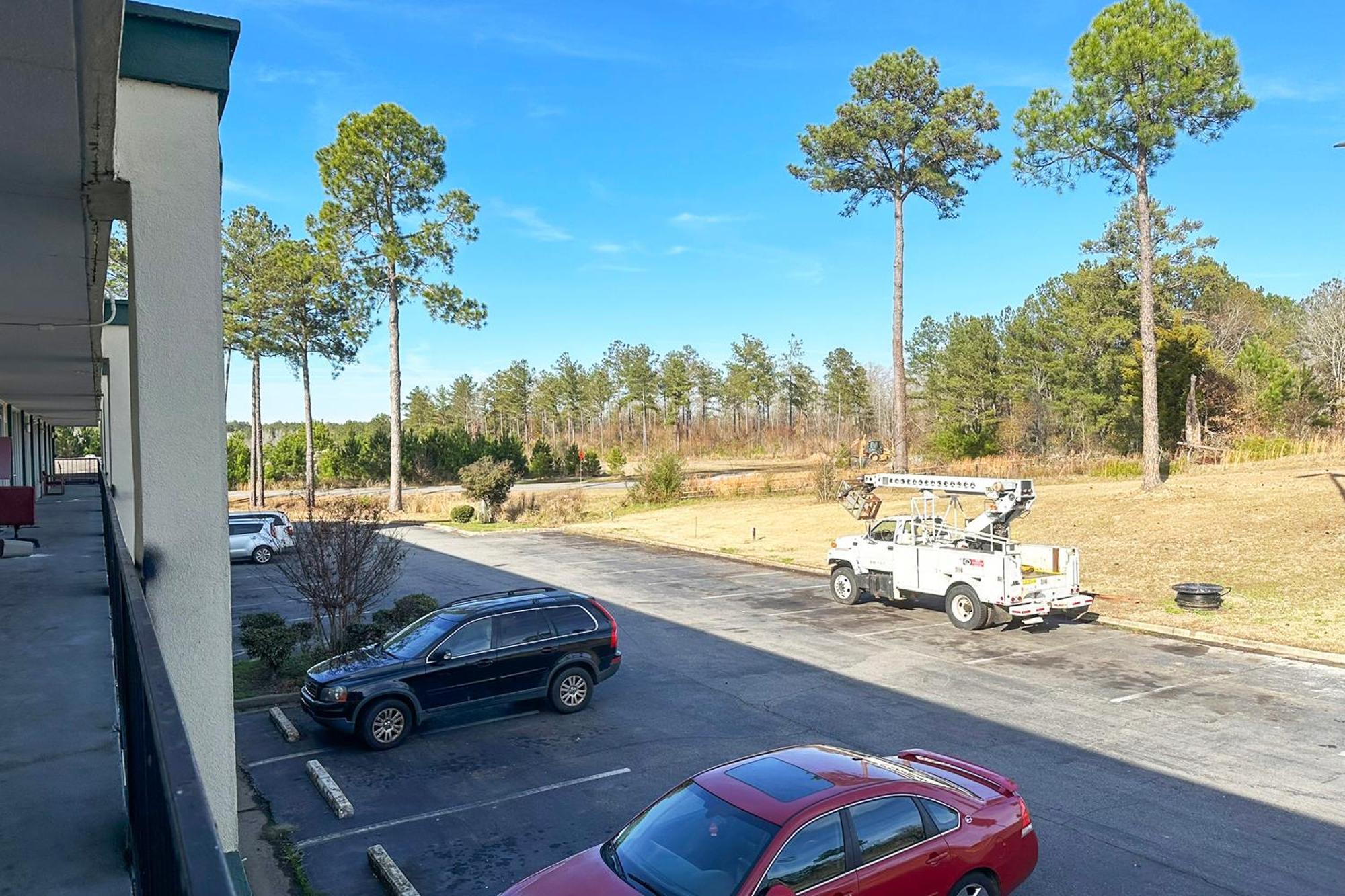 Super Inn & Suites By Oyo Milledgeville Exterior photo