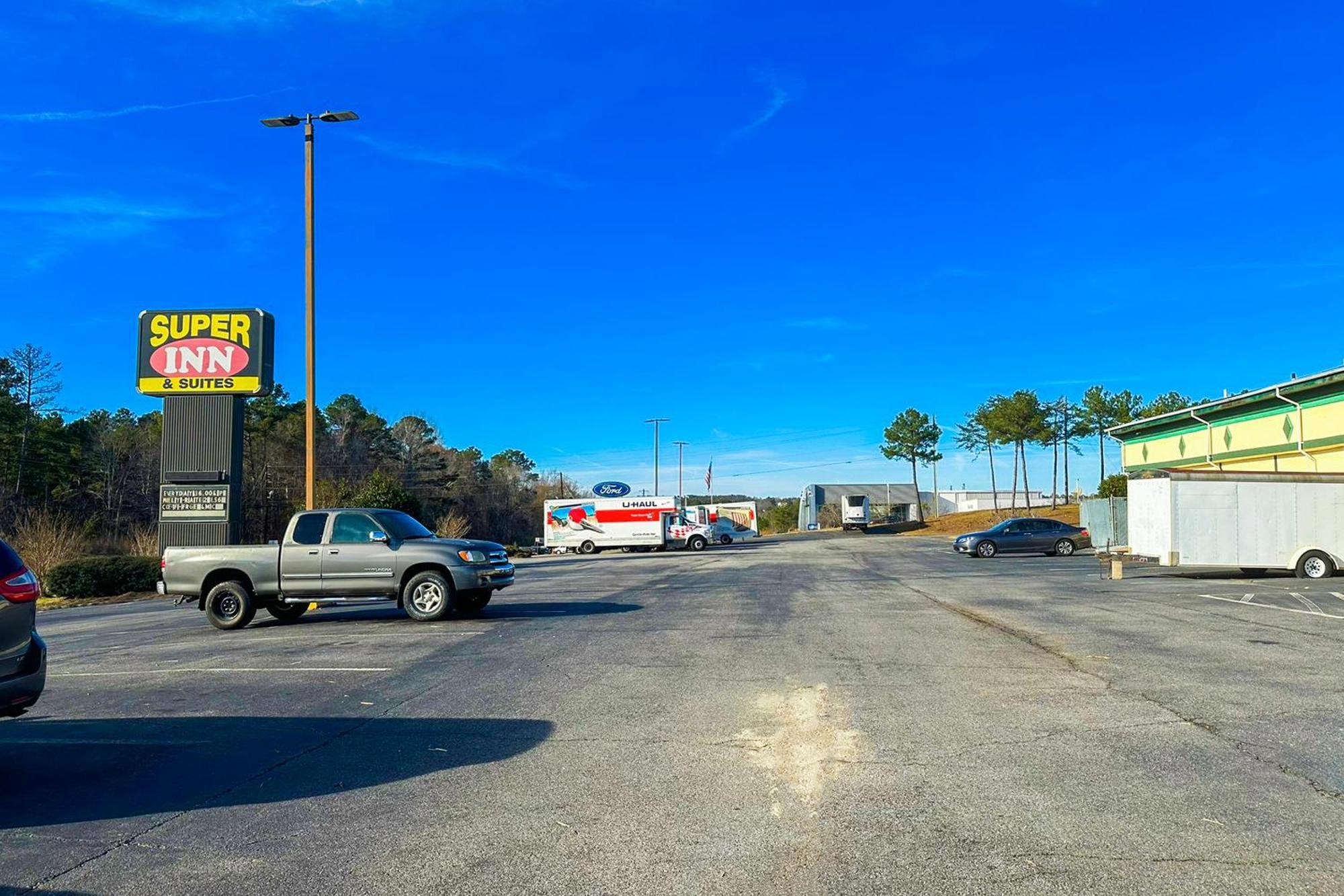 Super Inn & Suites By Oyo Milledgeville Exterior photo