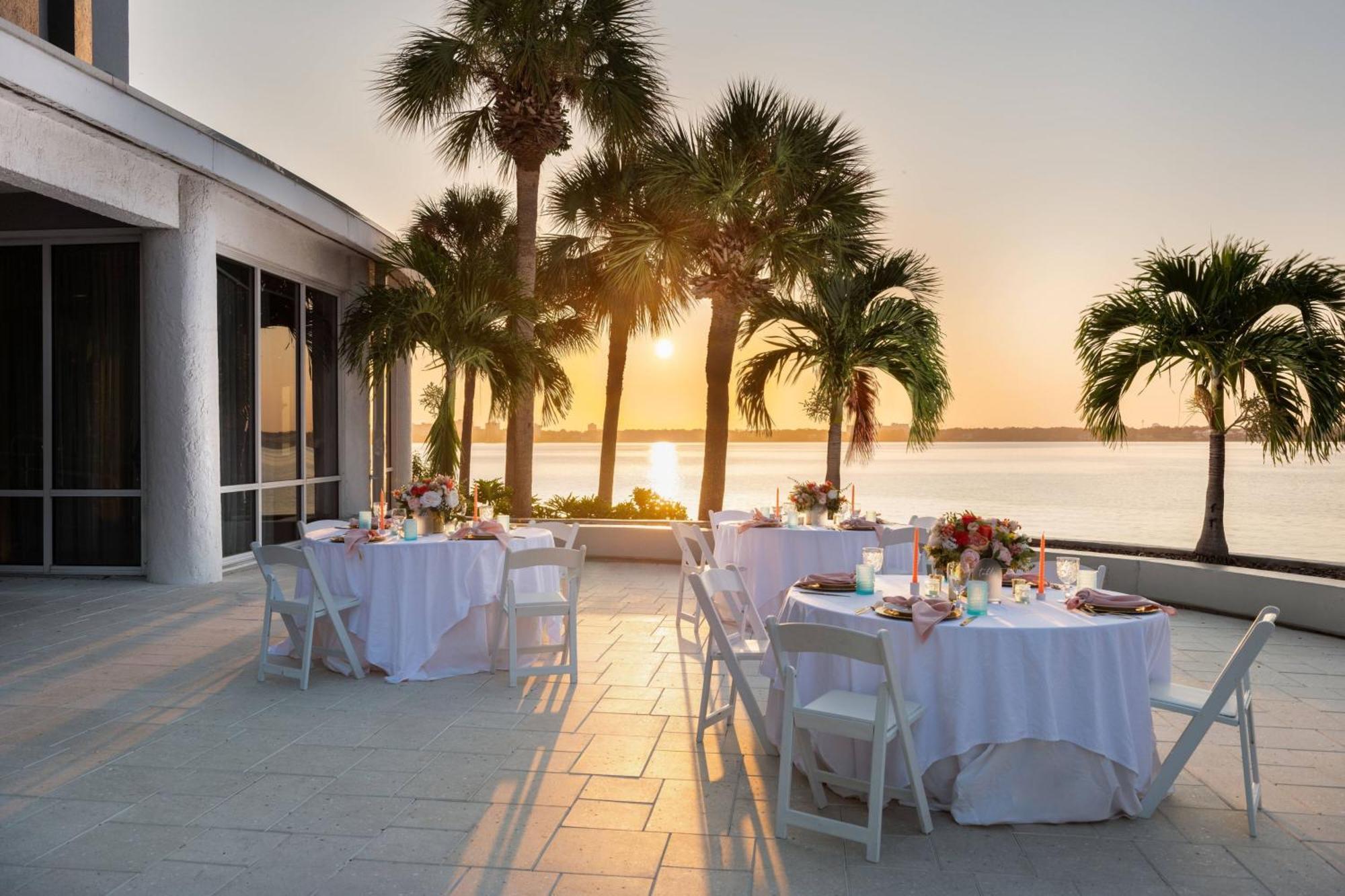 Clearwater Beach Marriott Suites On Sand Key Exterior photo