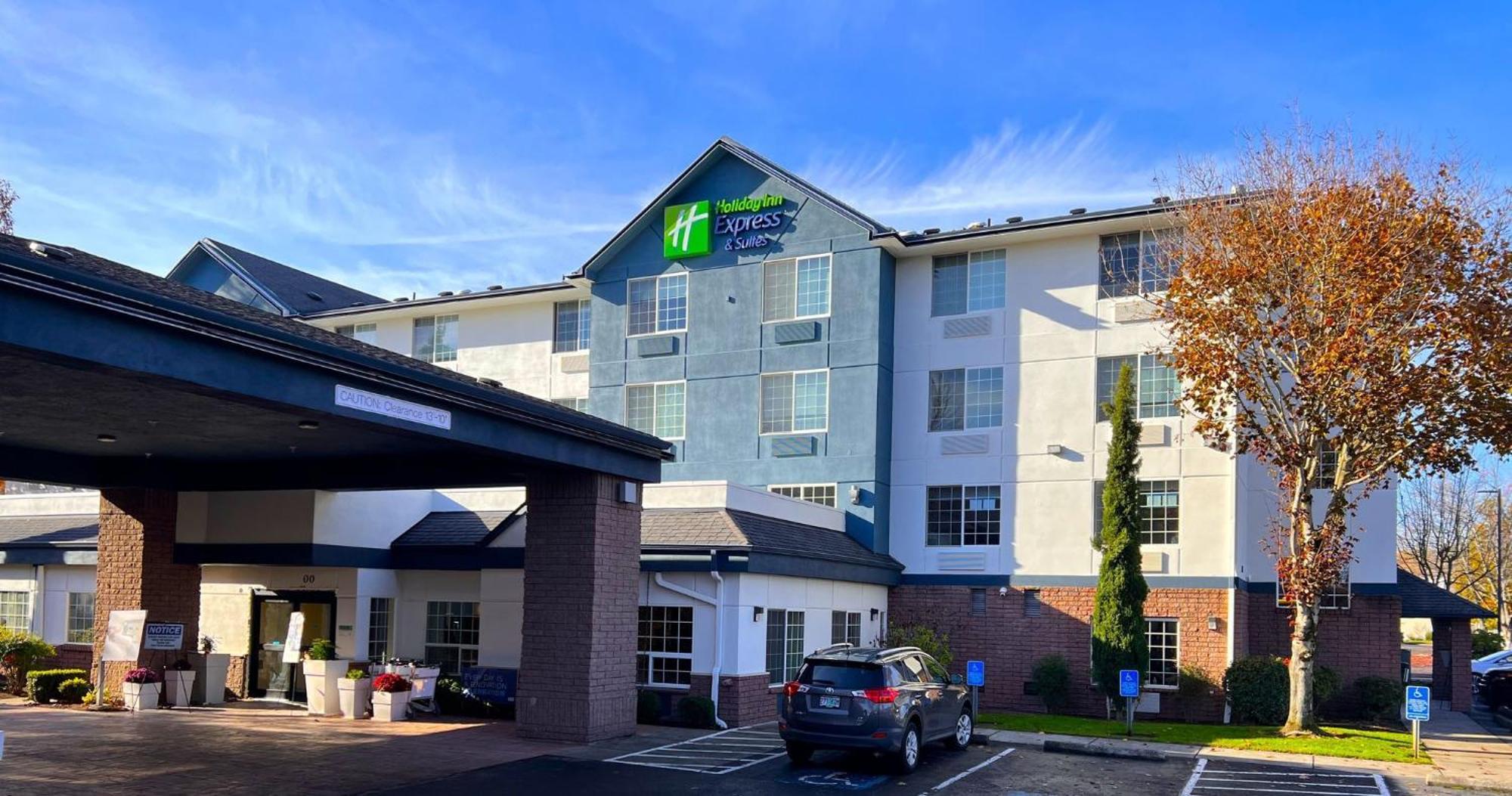 Holiday Inn Express Hotel & Suites Portland - Jantzen Beach, An Ihg Hotel Exterior photo