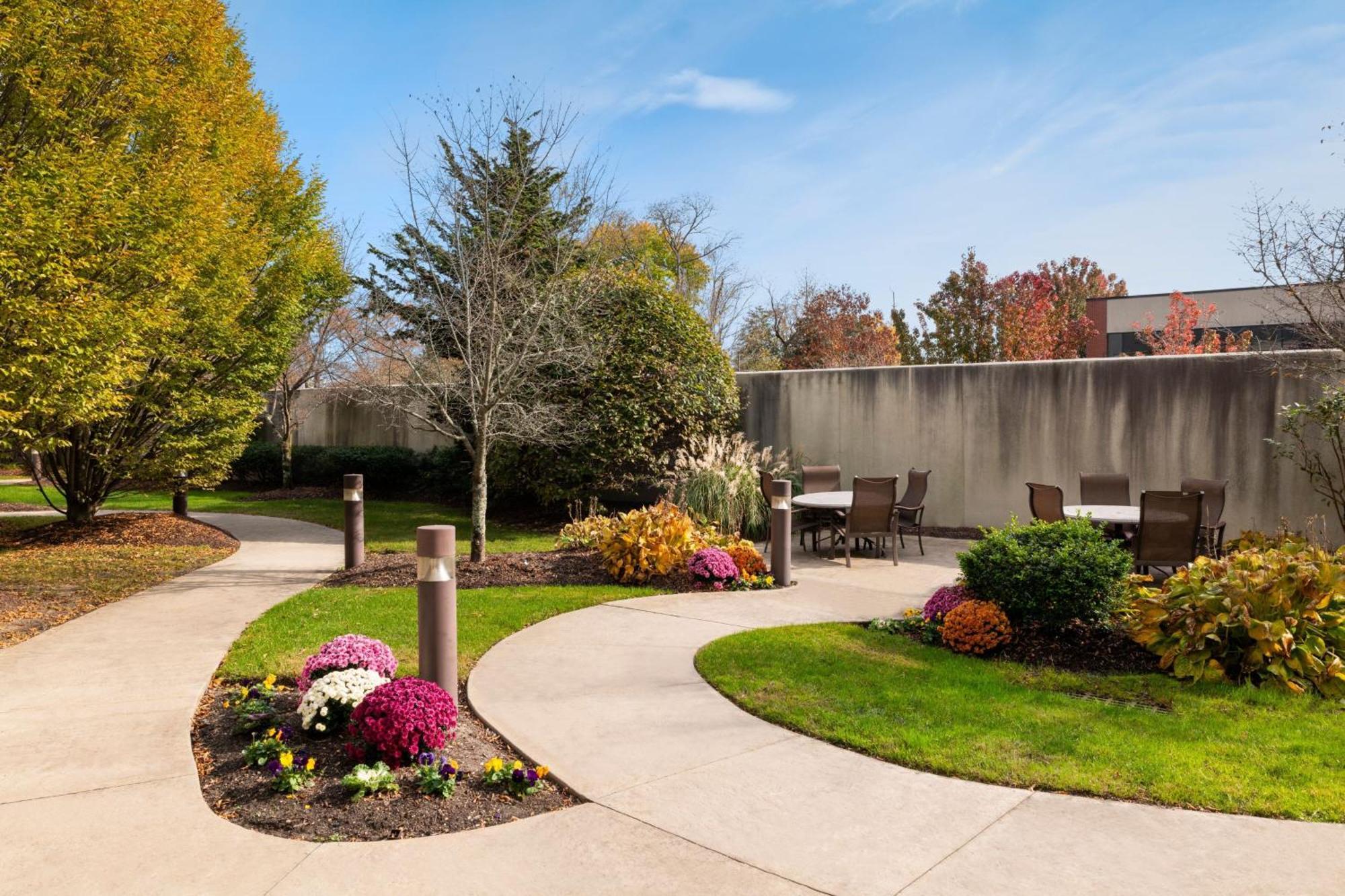 Courtyard Wall At Monmouth Shores Corporate Park Exterior photo