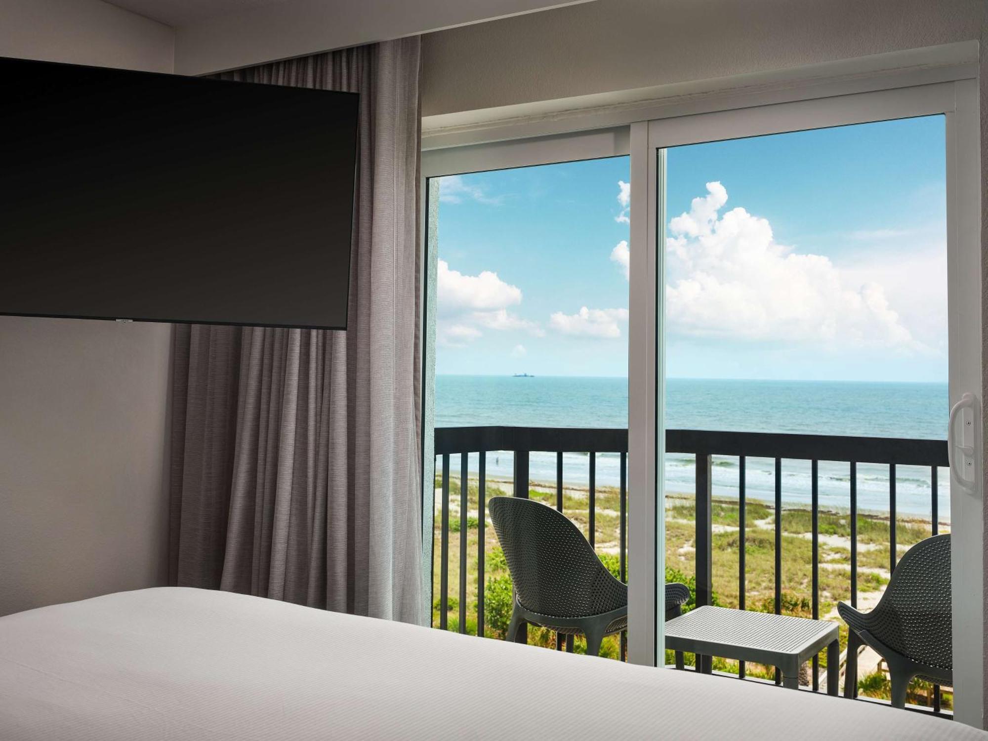 Hilton Garden Inn Cocoa Beach-Oceanfront Exterior photo