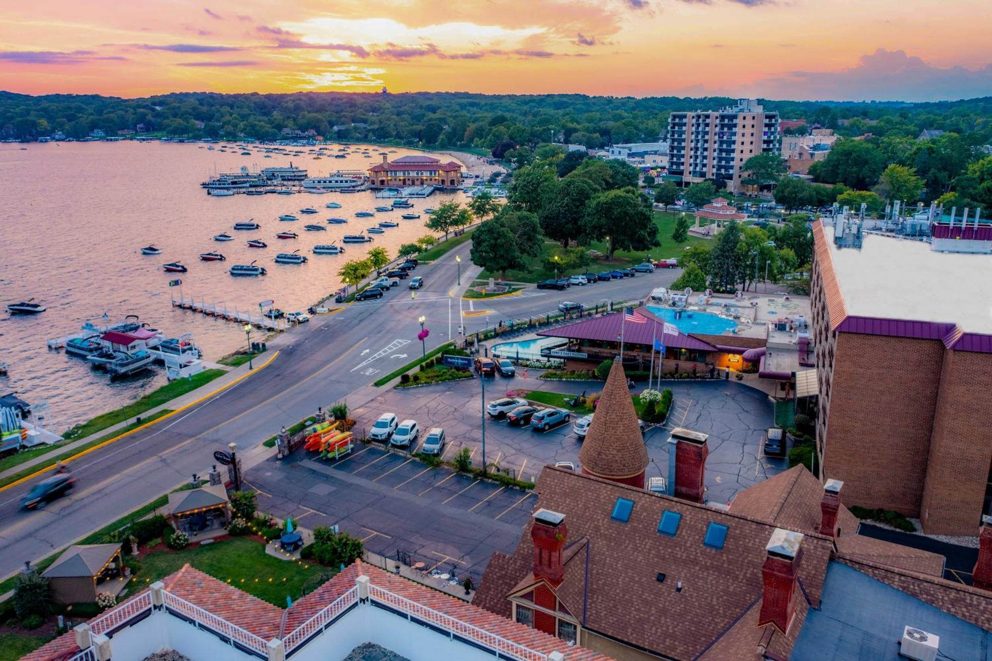 Harbor Shores On Lake Geneva Exterior photo