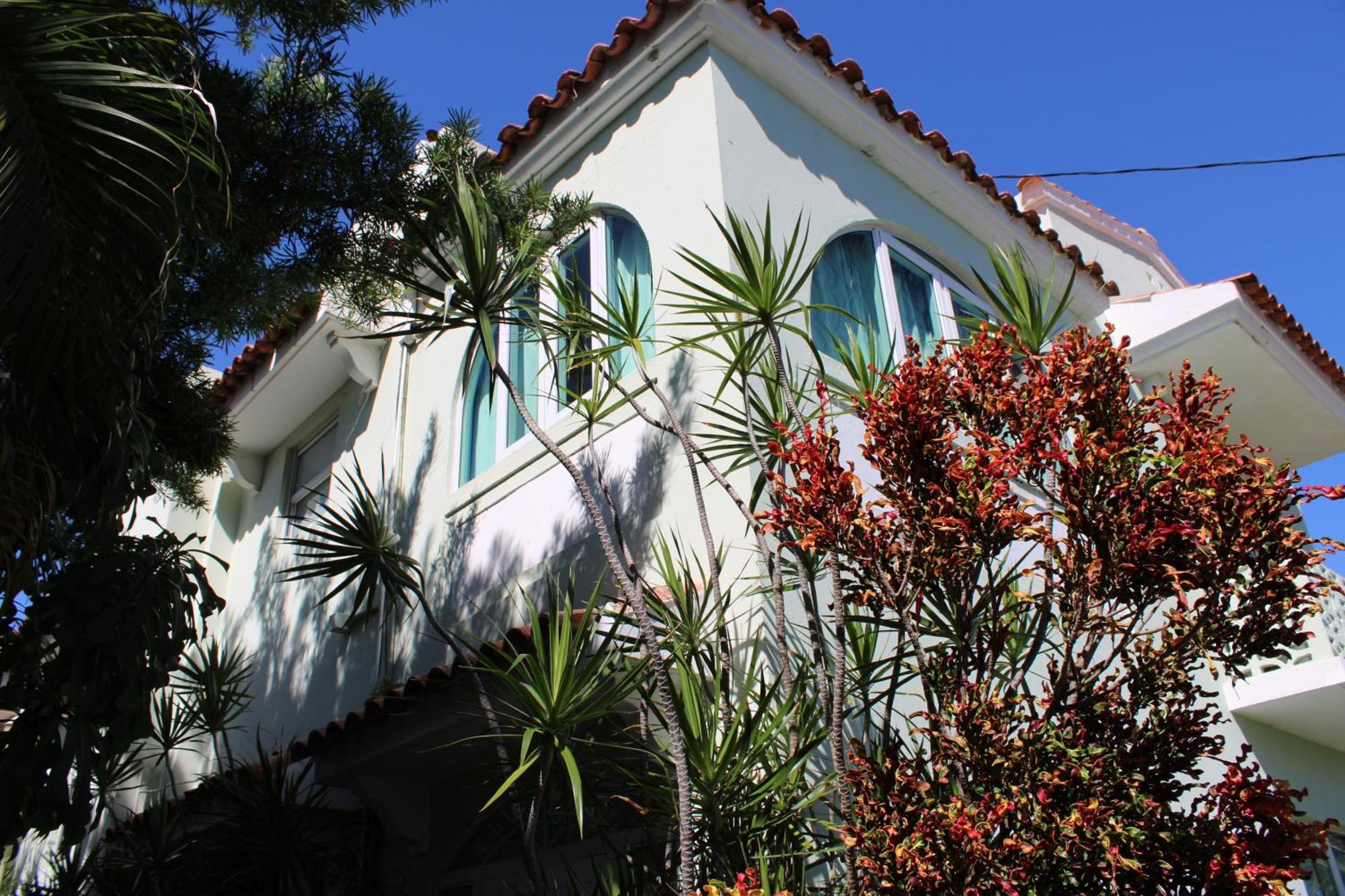 Numero Uno Beach Apartments San Juan Exterior photo