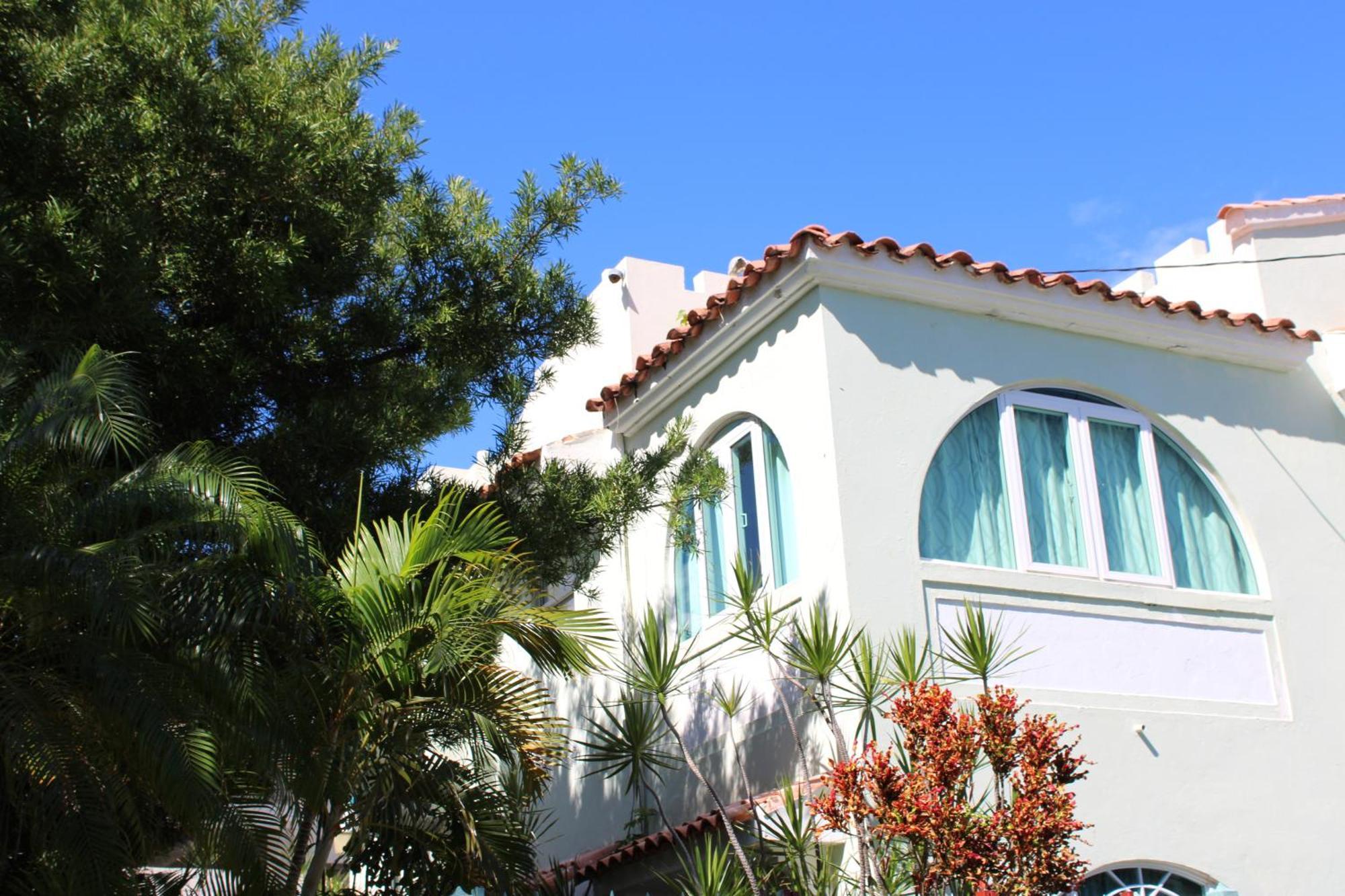 Numero Uno Beach Apartments San Juan Exterior photo