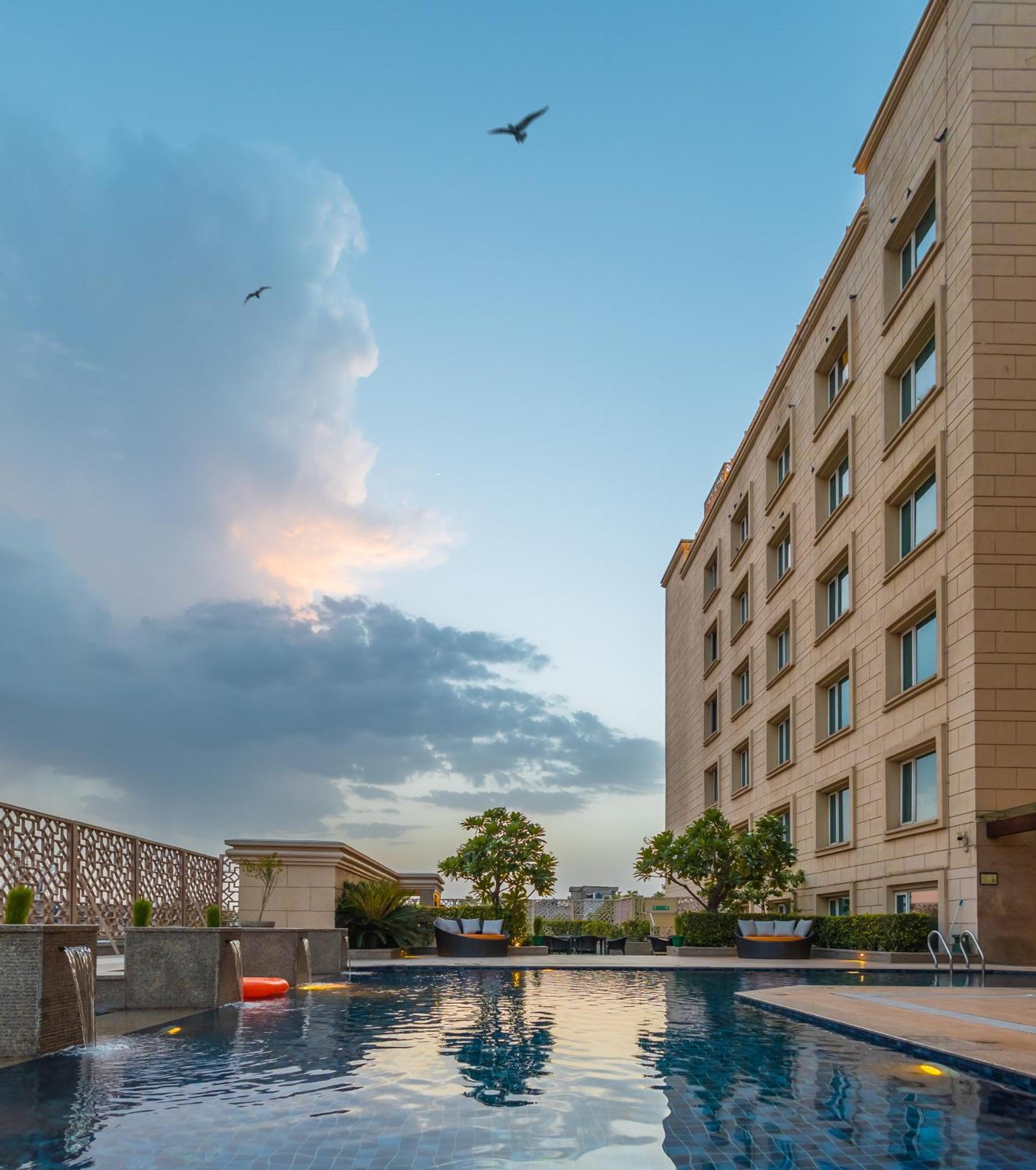 Holiday Inn Agra Mg Road An Ihg Hotel Exterior photo