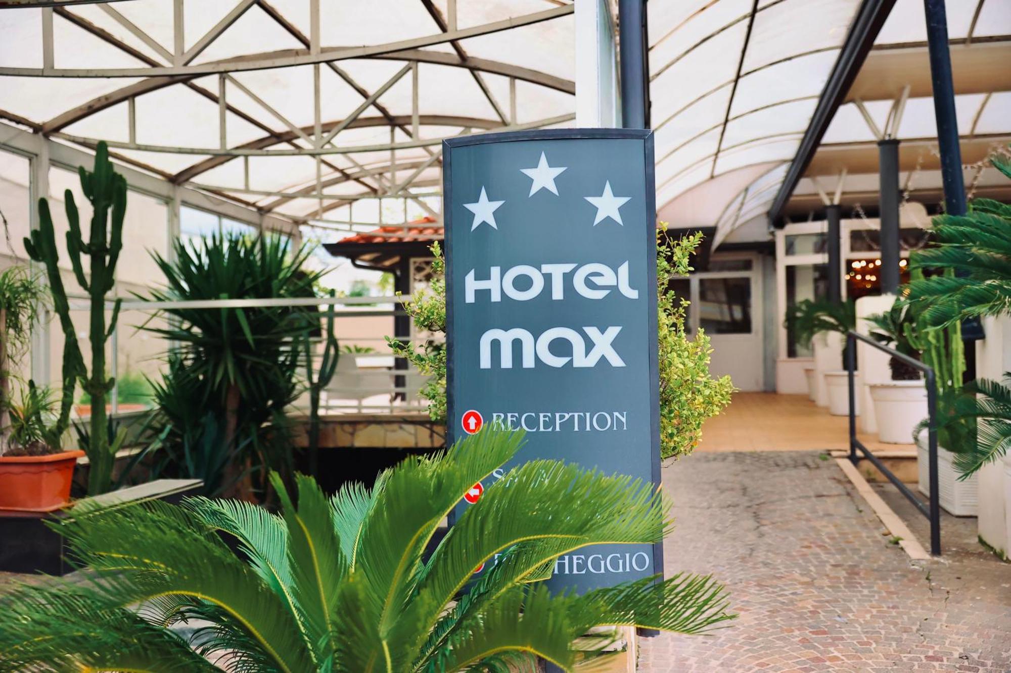 Hotel Max Aversa Exterior photo