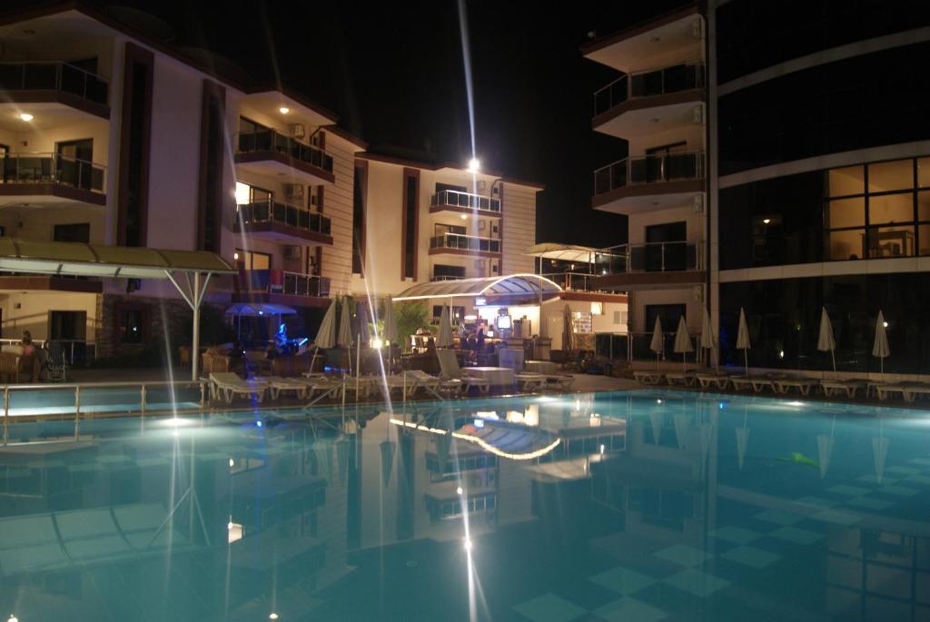 Whispering Sands Kusadasi Exterior photo