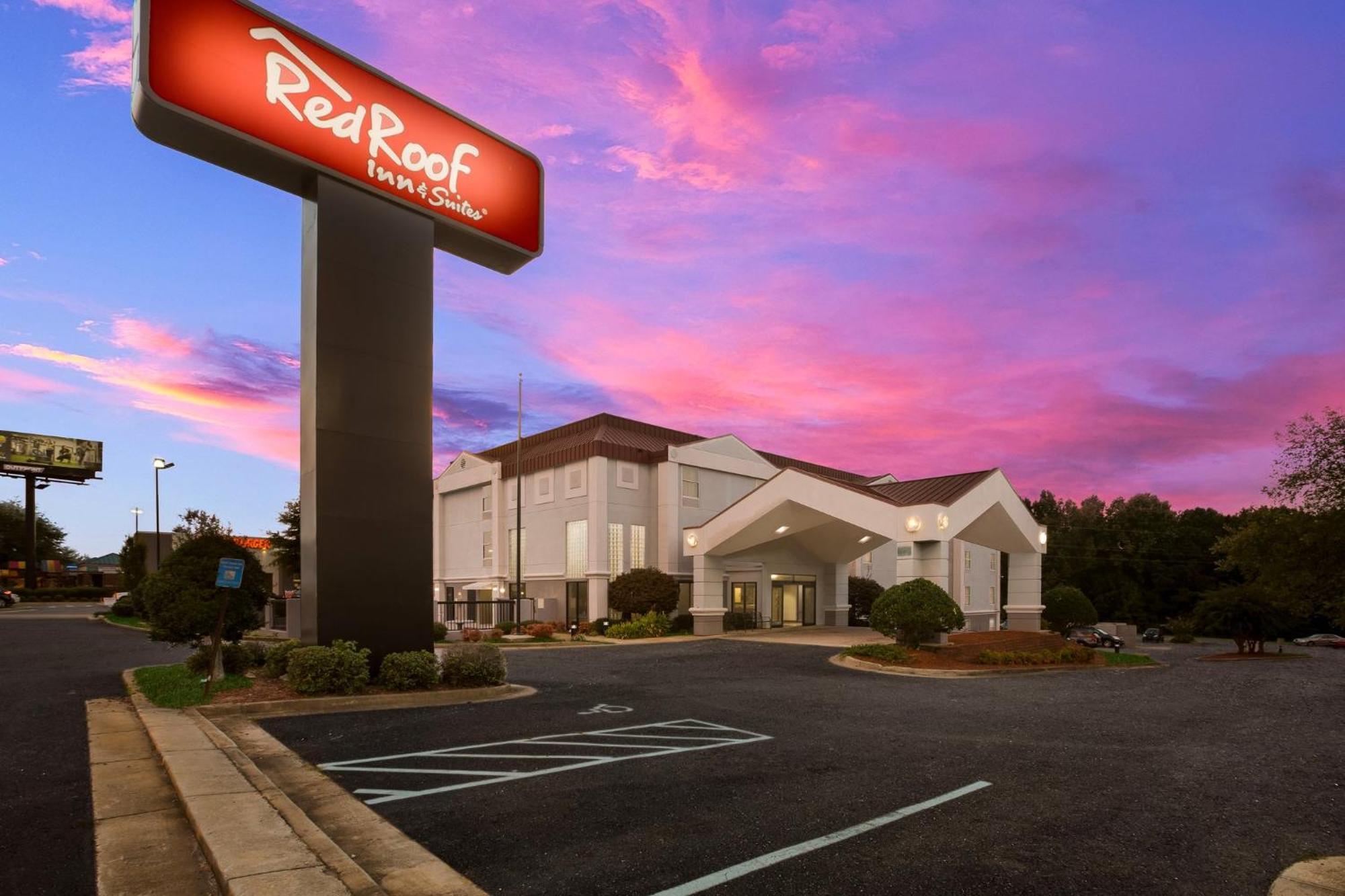 Red Roof Inn & Suites Newnan Exterior photo