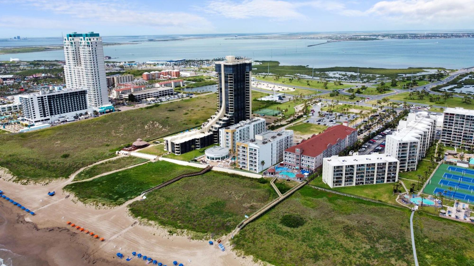 Peninsula Island Resort & Spa - Beachfront Property At South Padre Island Exterior photo