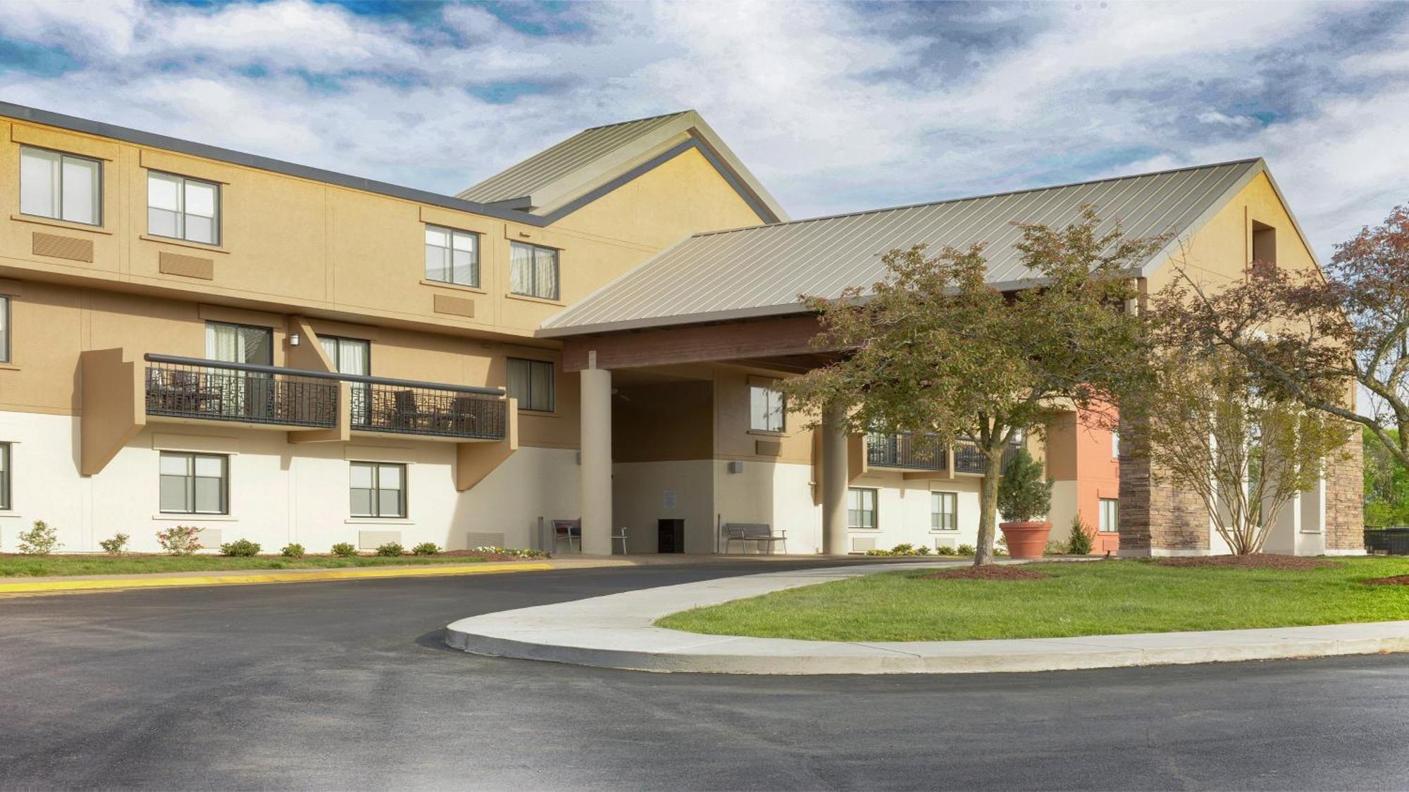 Holiday Inn Express Nashville Airport, An Ihg Hotel Exterior photo