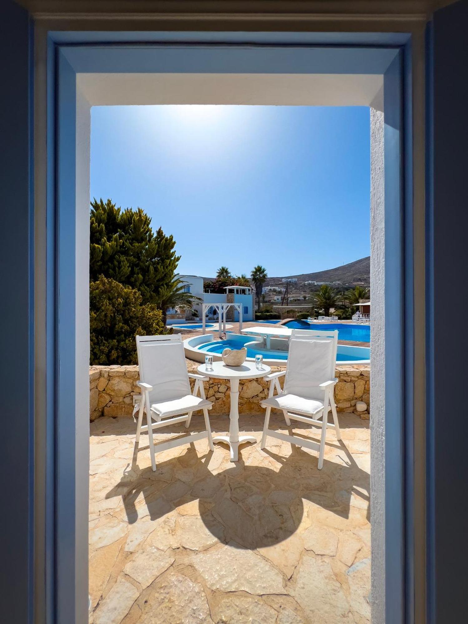 Chora Resort Hotel & Spa Folegandros Town Exterior photo