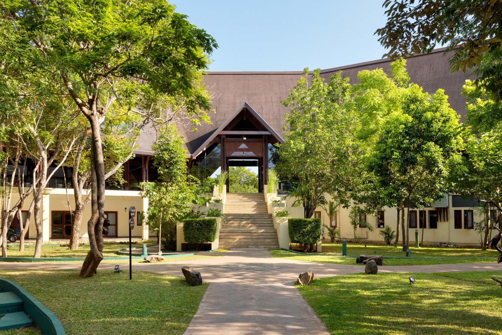 Occidental Paradise Dambulla Sigiriya Exterior photo