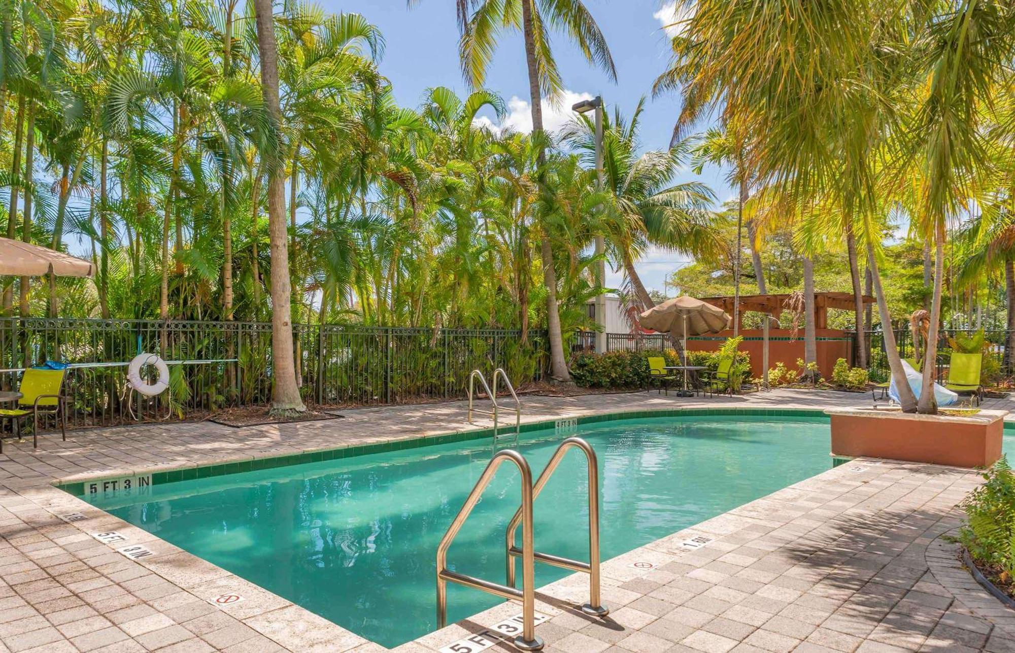 Extended Stay America Premier Suites - Fort Lauderdale - Cypress Creek - Park North Pompano Beach Exterior photo