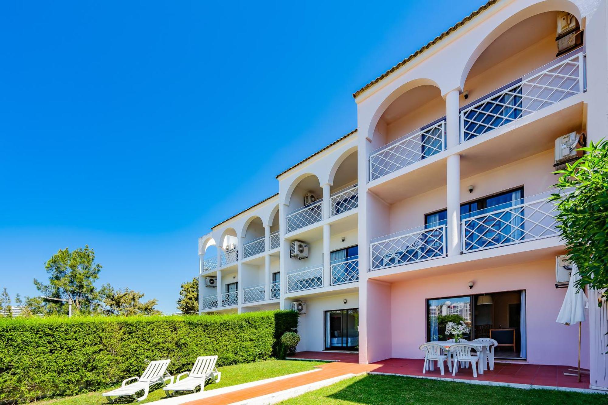 Clube Vilarosa Hotel Portimao Exterior photo