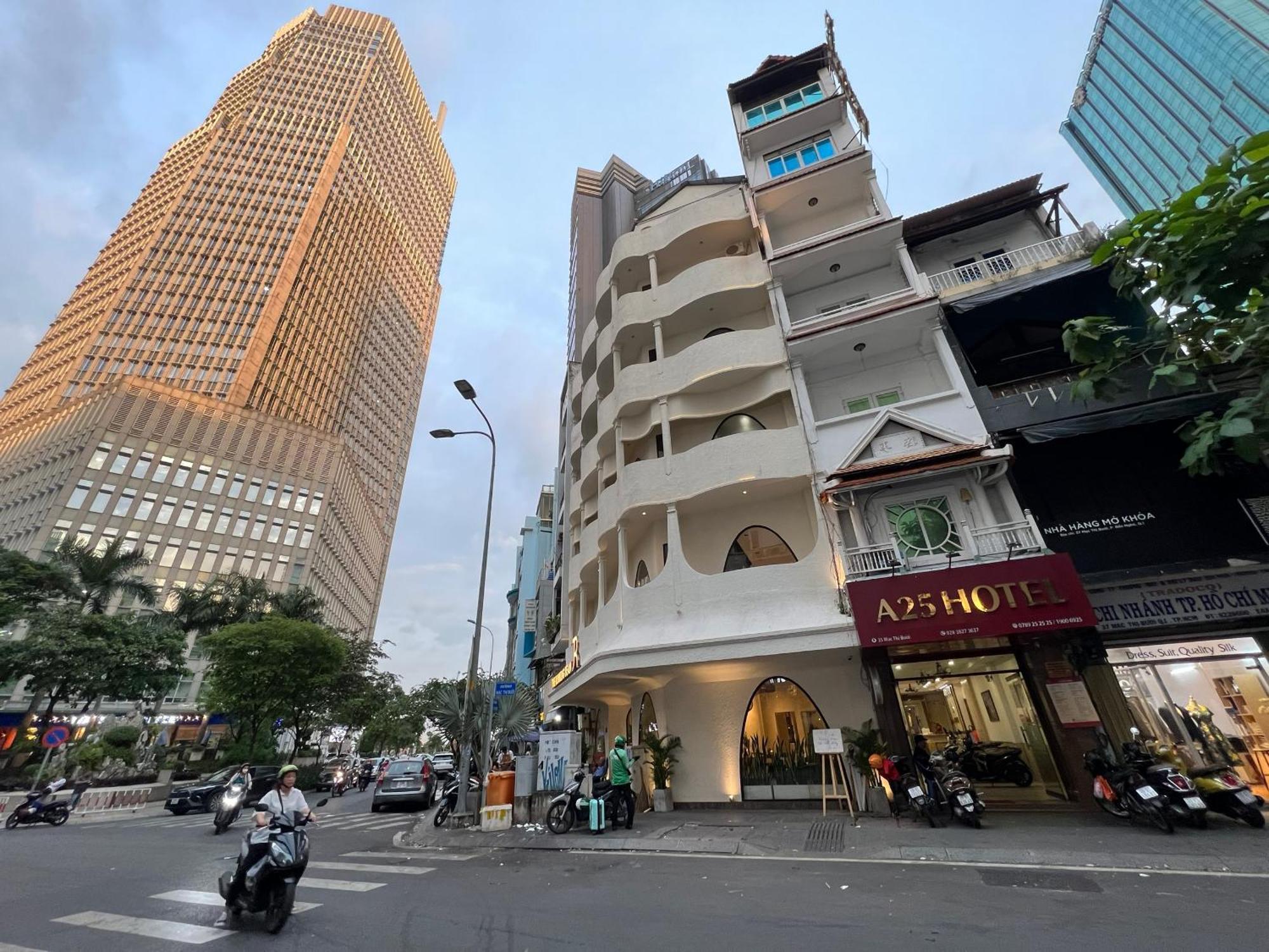 A25 Hotel - 35 Mac Thi Buoi Ho Chi Minh City Exterior photo