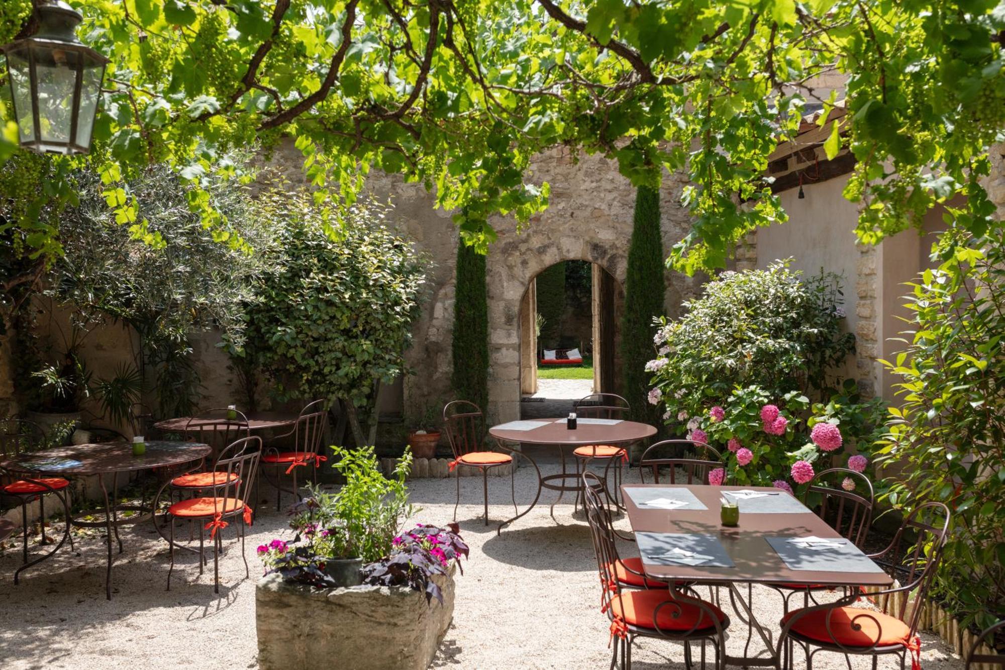 Hotel De L'Atelier Villeneuve-les-Avignon Exterior photo