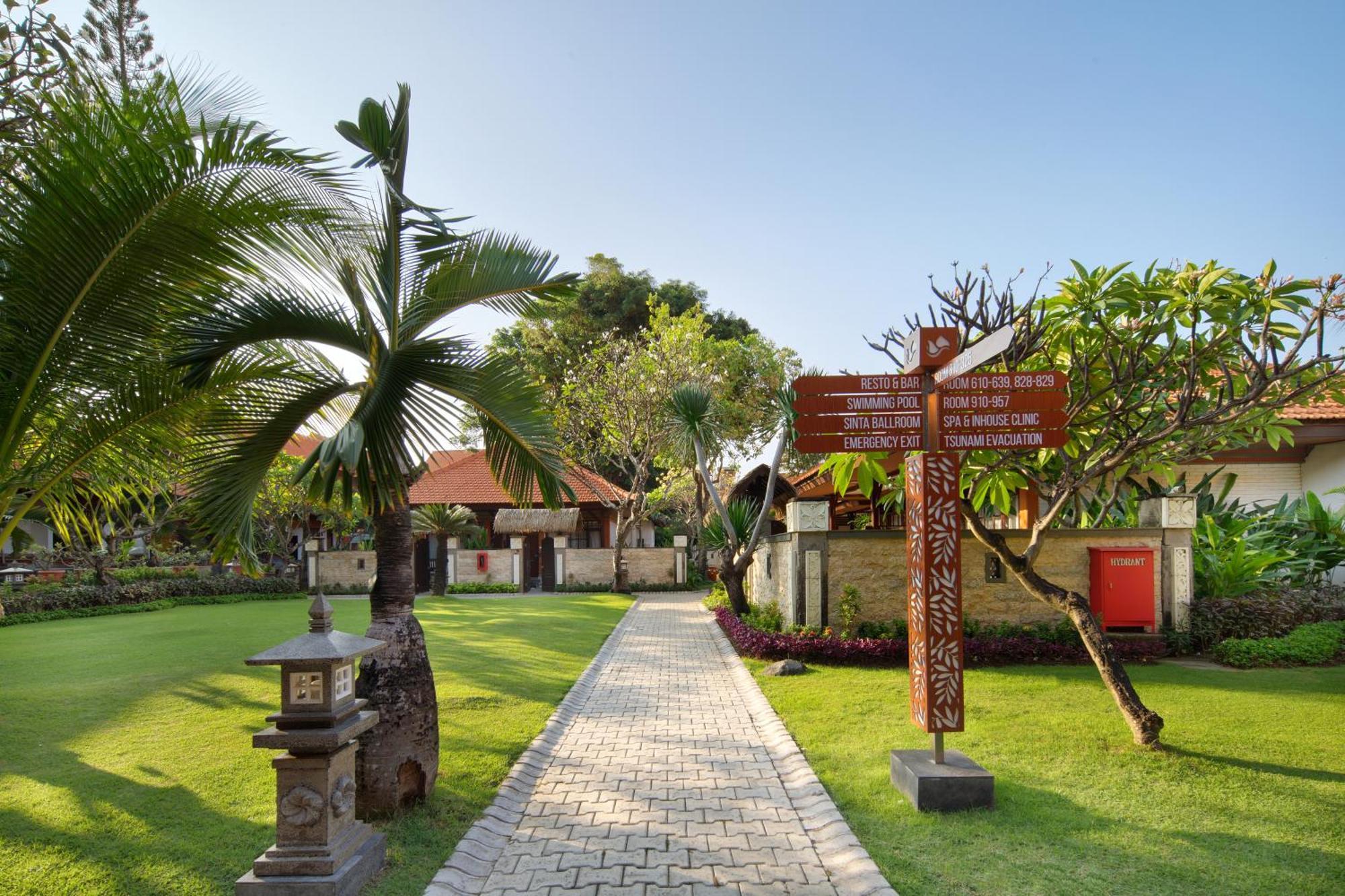 Grand Istana Rama Hotel Kuta  Exterior photo