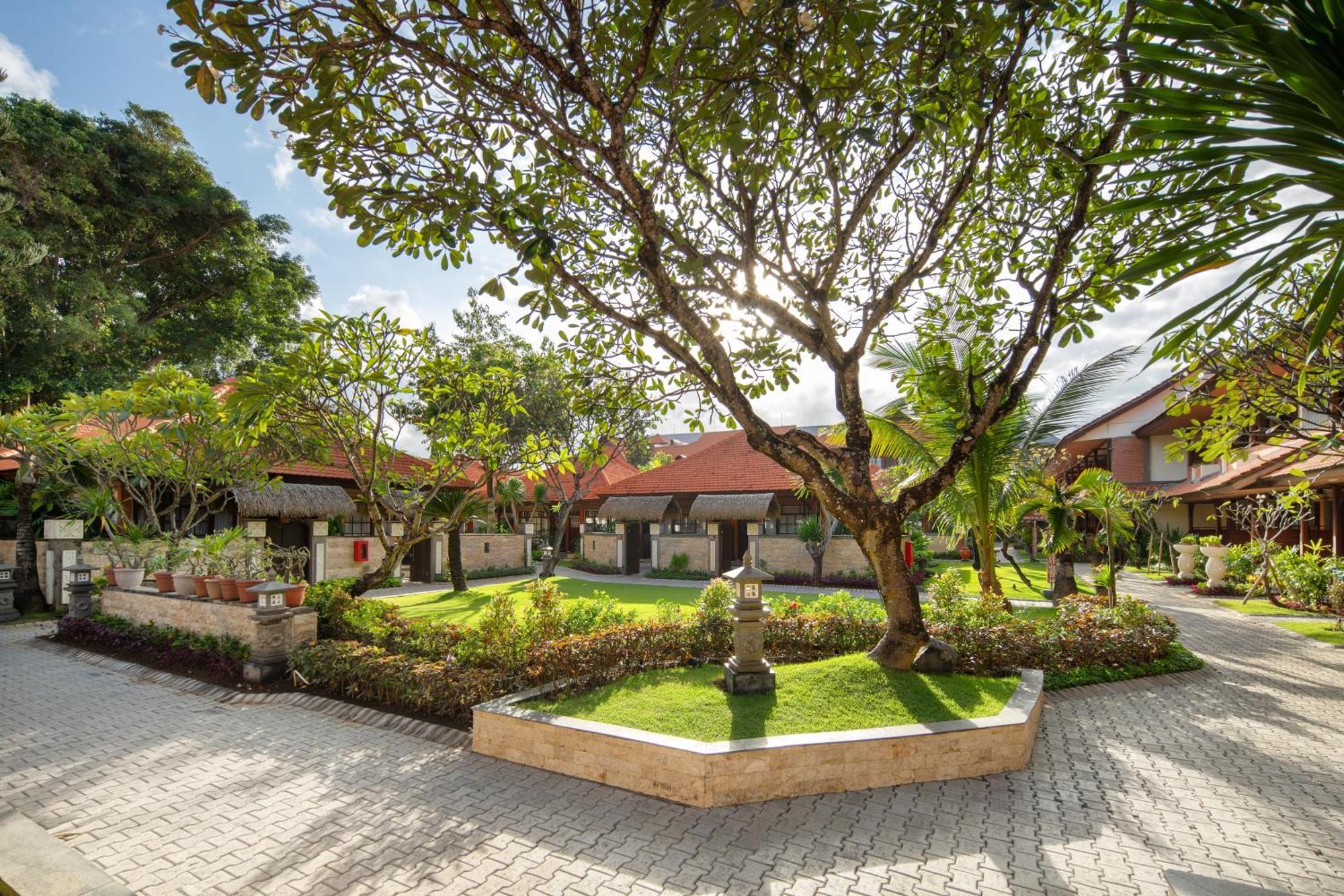 Grand Istana Rama Hotel Kuta  Exterior photo