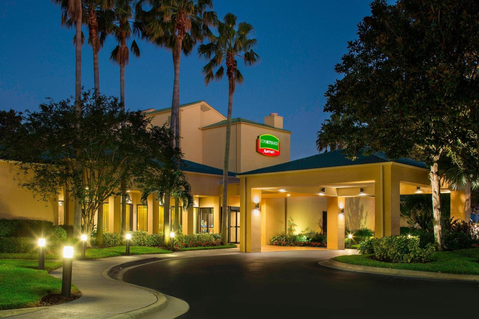 Courtyard Orlando International Drive/Convention Center Hotel Exterior photo