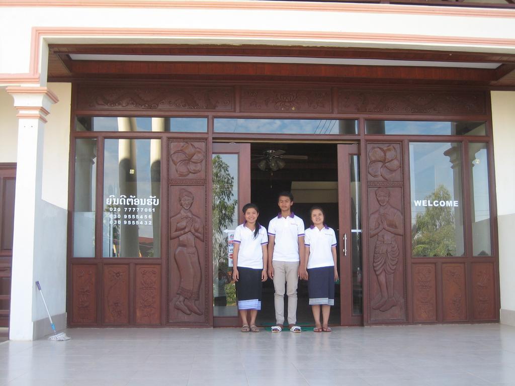 Rattanasing Hotel Muang Khong Exterior photo