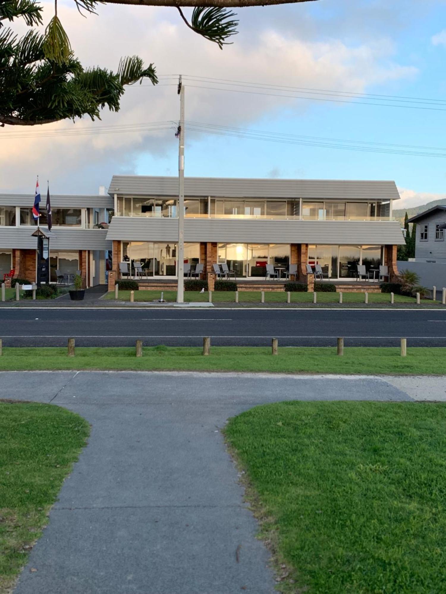 The Oceanside Motel Whitianga Exterior photo