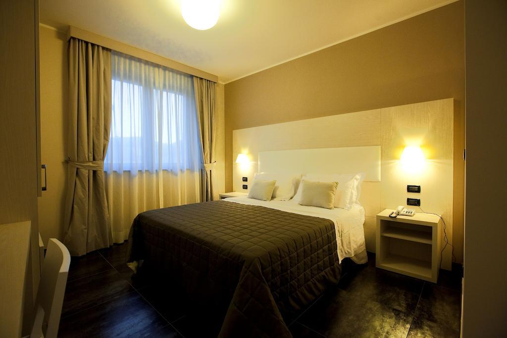 Hotel La Meridiana Settimo Torinese Room photo