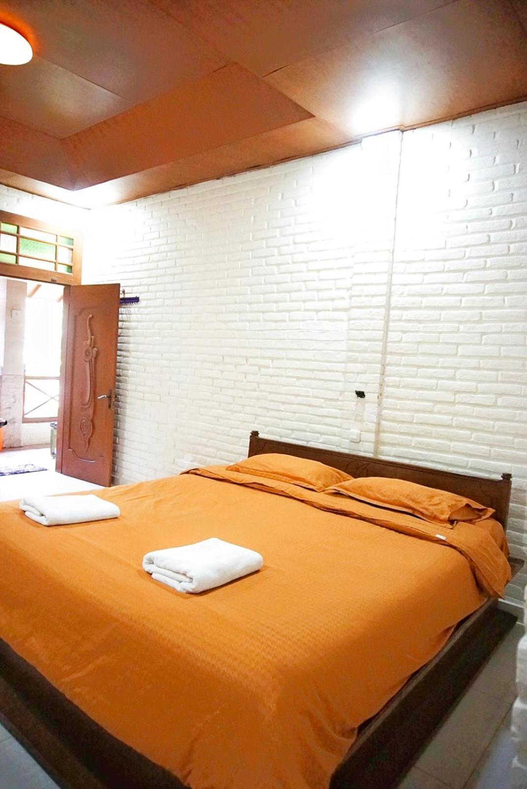 Ary'S Hotel By Cocotel Yogyakarta Room photo