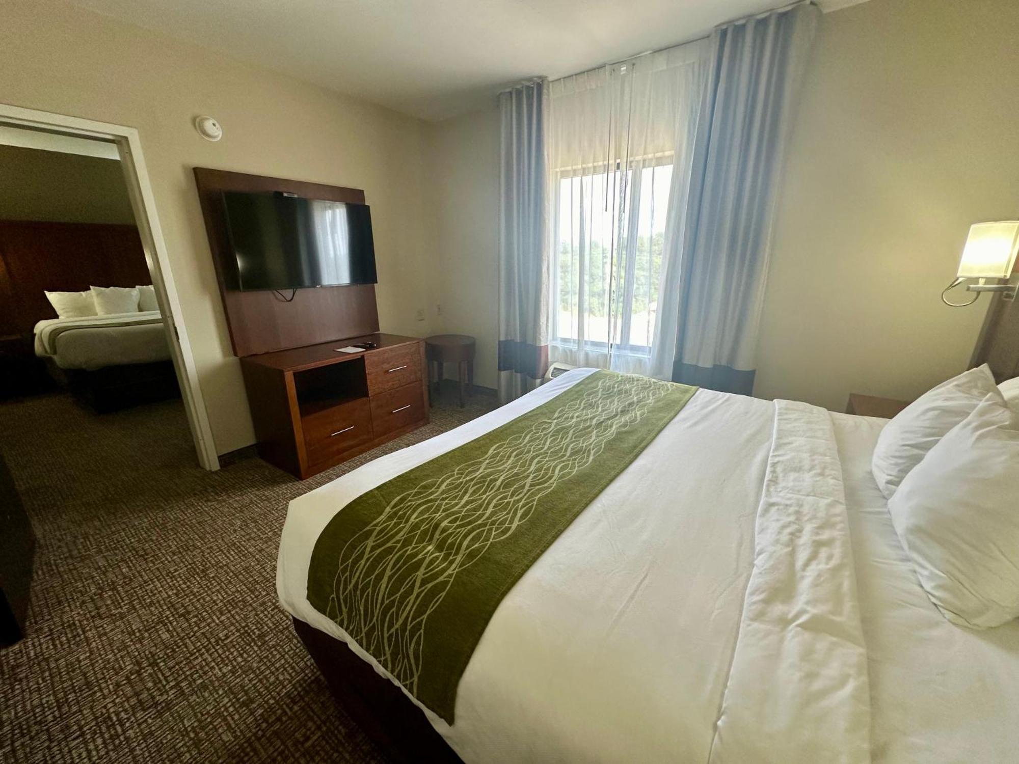Comfort Inn & Suites Augusta West Near Fort Eisenhower Exterior photo