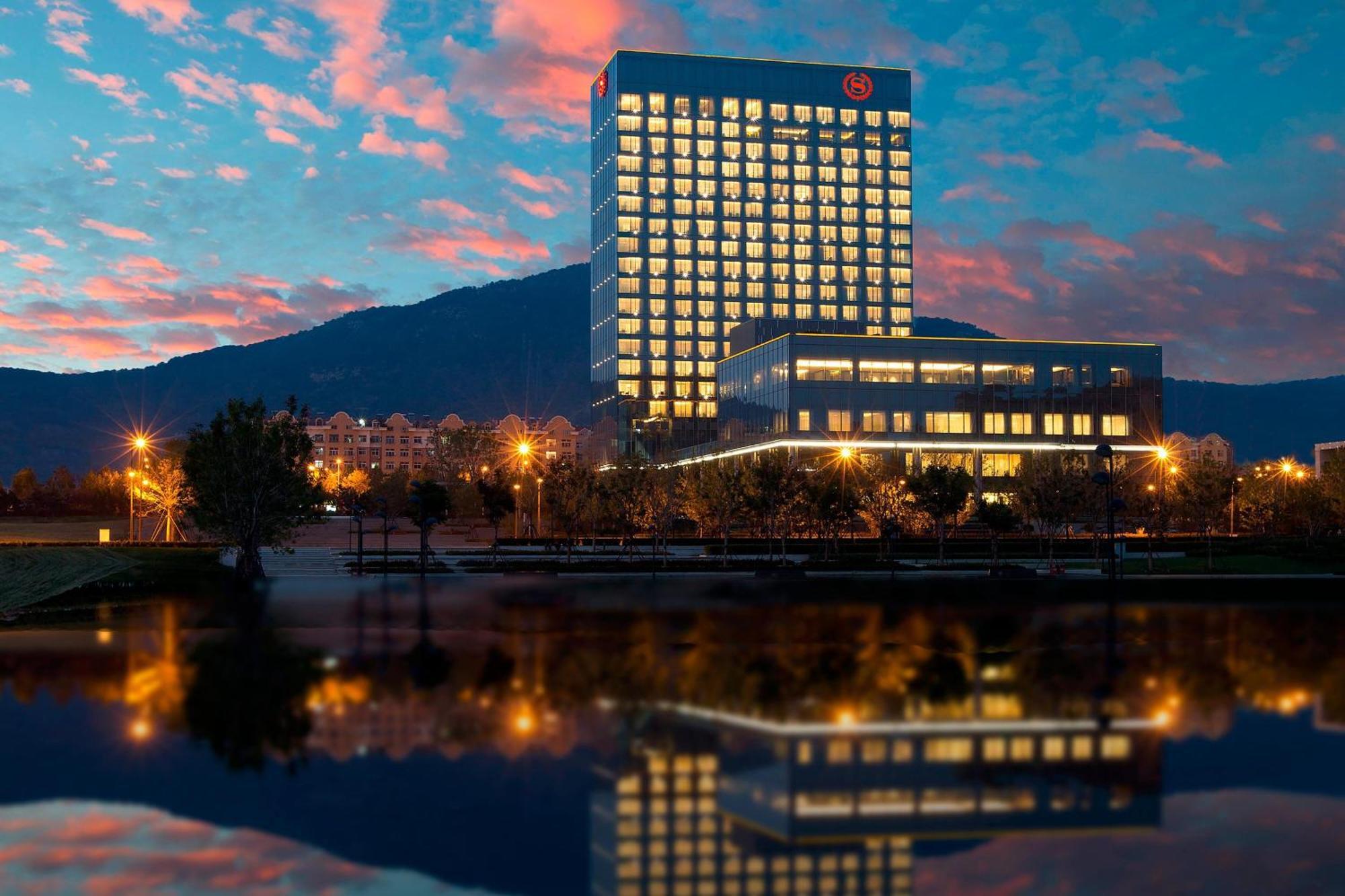 Sheraton Qingdao Licang Hotel Exterior photo