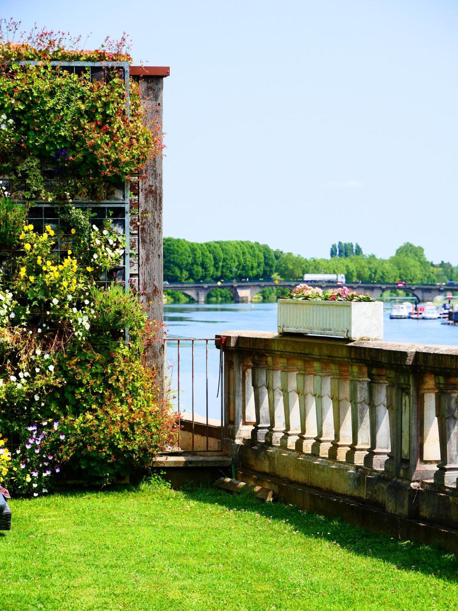 La Cote Saint Jacques Hotel Joigny Exterior photo