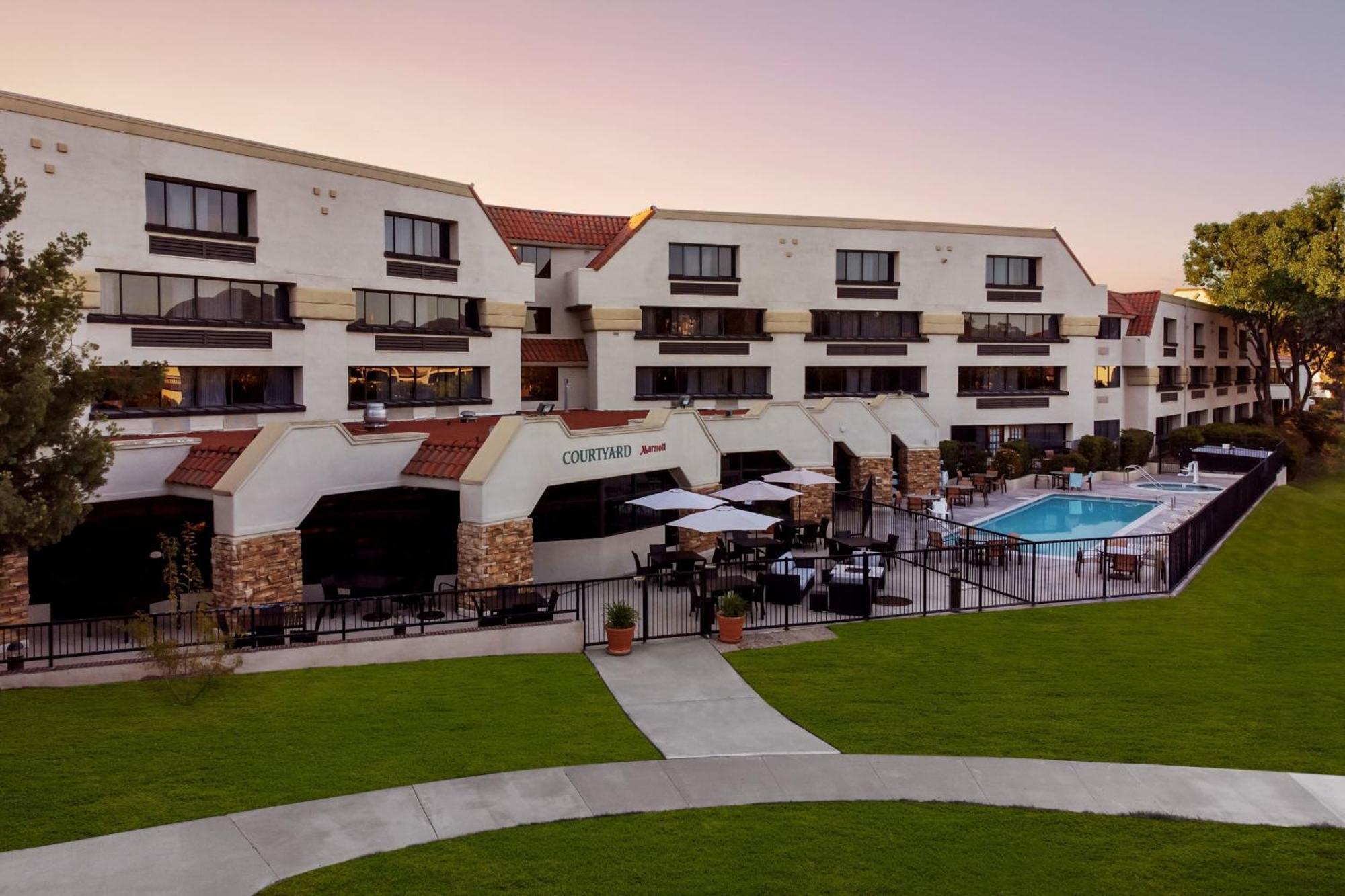 Courtyard By Marriott San Diego Rancho Bernardo Exterior photo