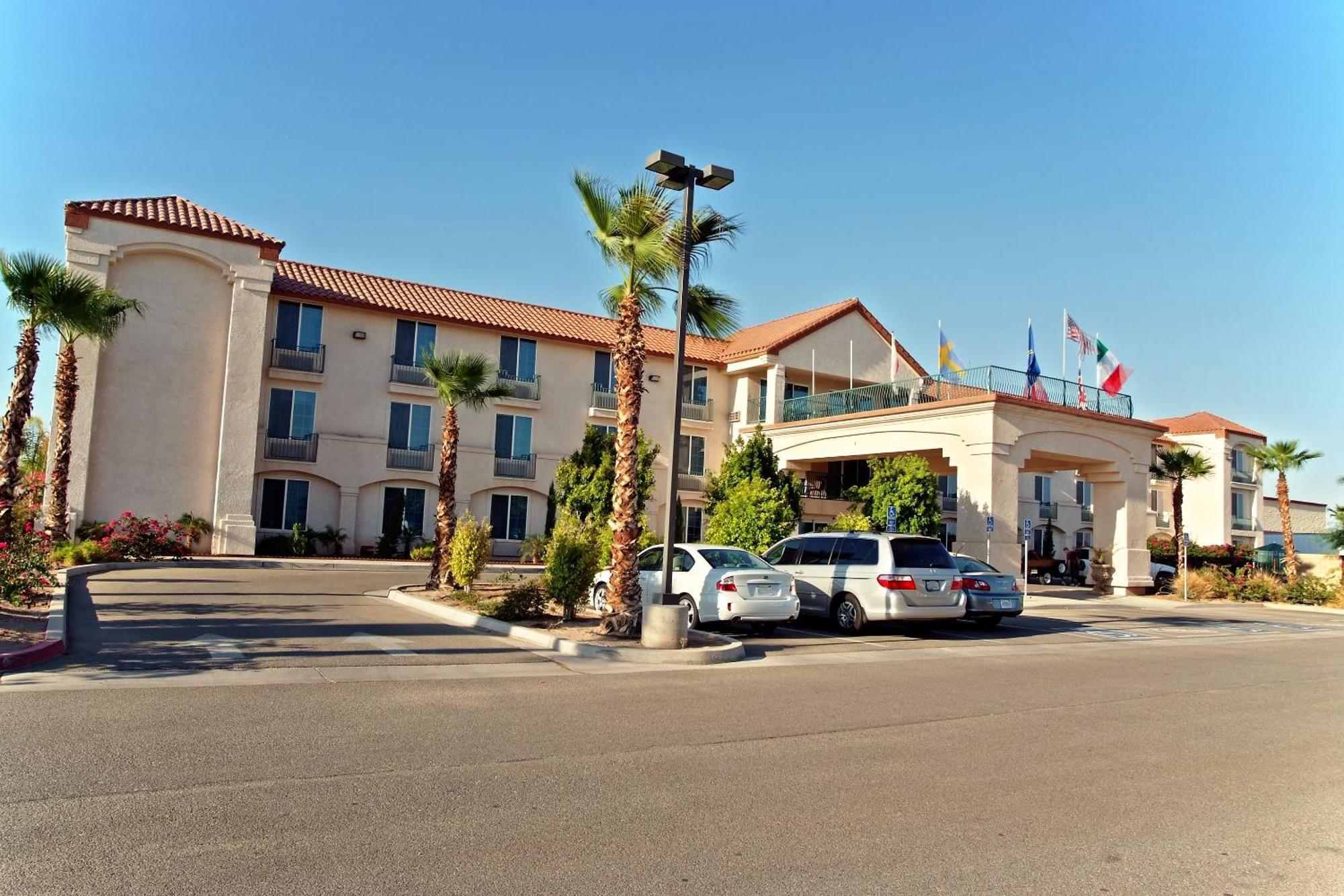 Holiday Inn Express Calexico, An Ihg Hotel Exterior photo