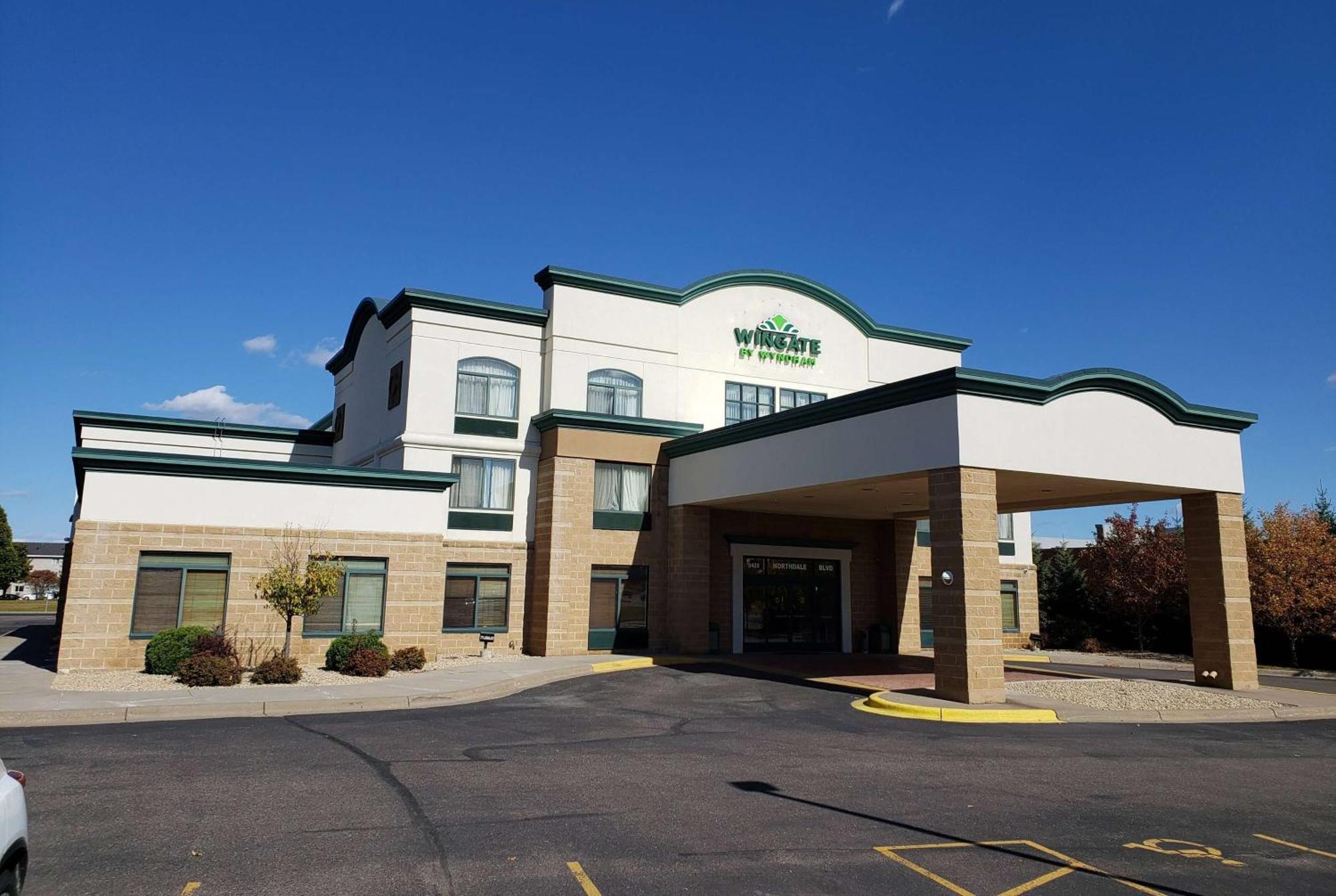 Wingate By Wyndham Coon Rapids Hotel Exterior photo