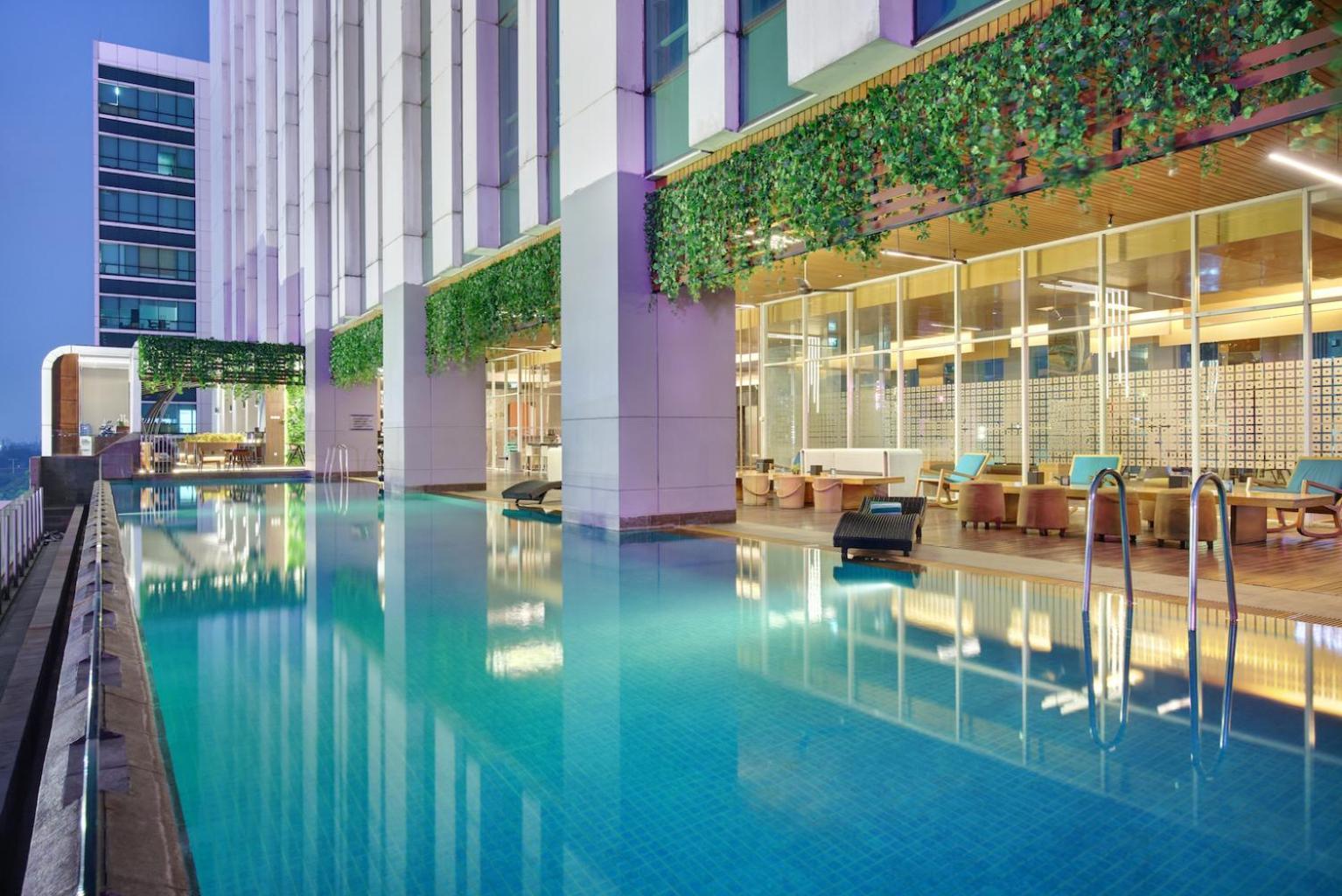 Js Luwansa Hotel & Convention Center Jakarta Exterior photo