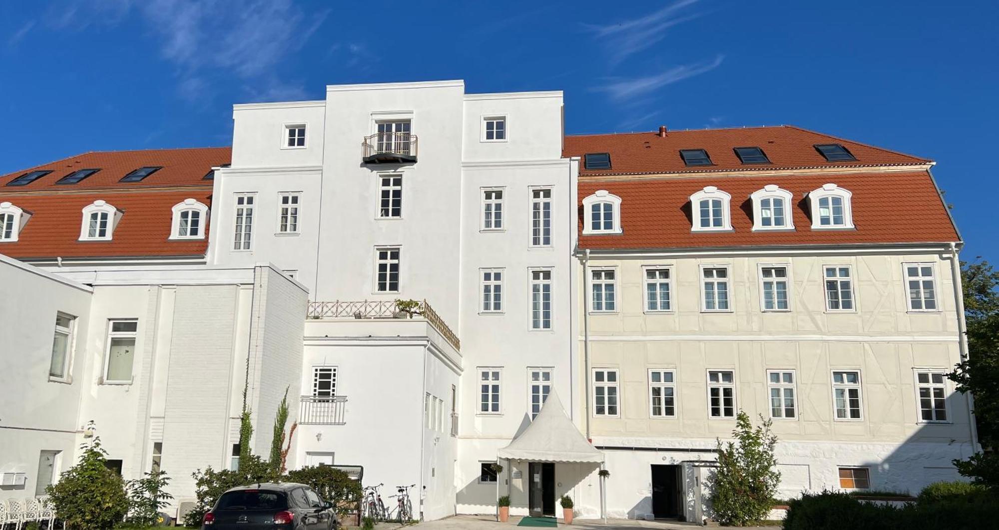 Hotel "Friedrich-Franz-Palais" Bad Doberan Exterior photo