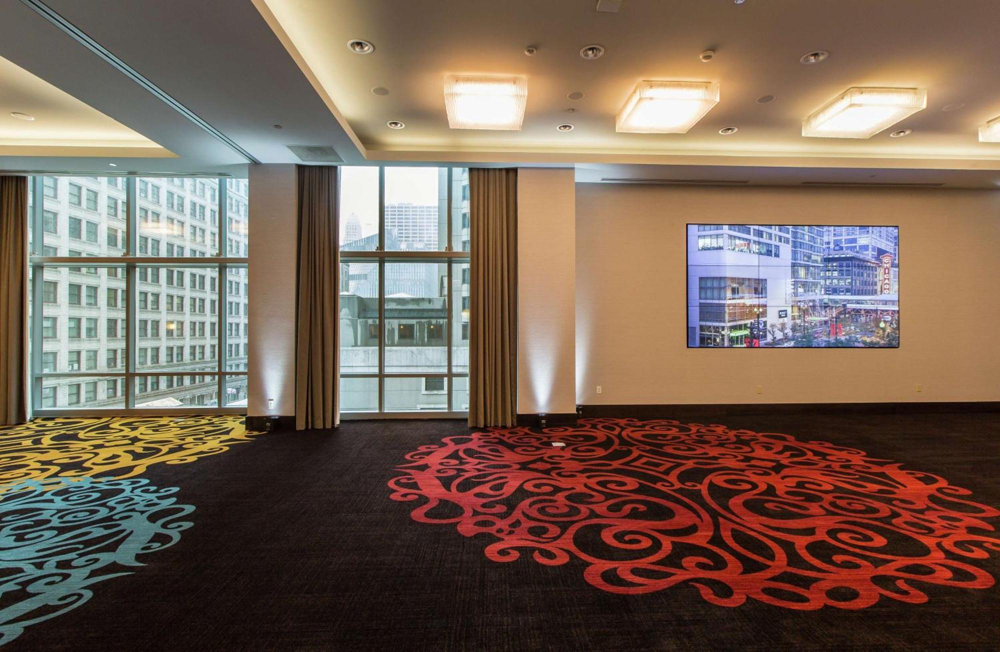 Thewit Chicago, A Hilton Hotel Exterior photo