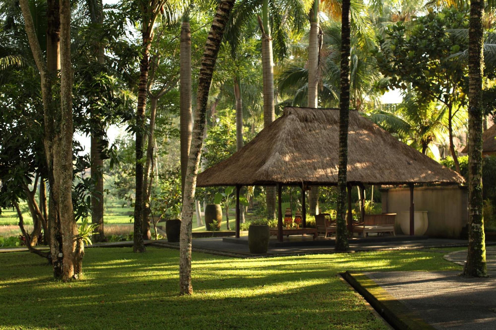 The Ubud Village Resort & Spa Exterior photo