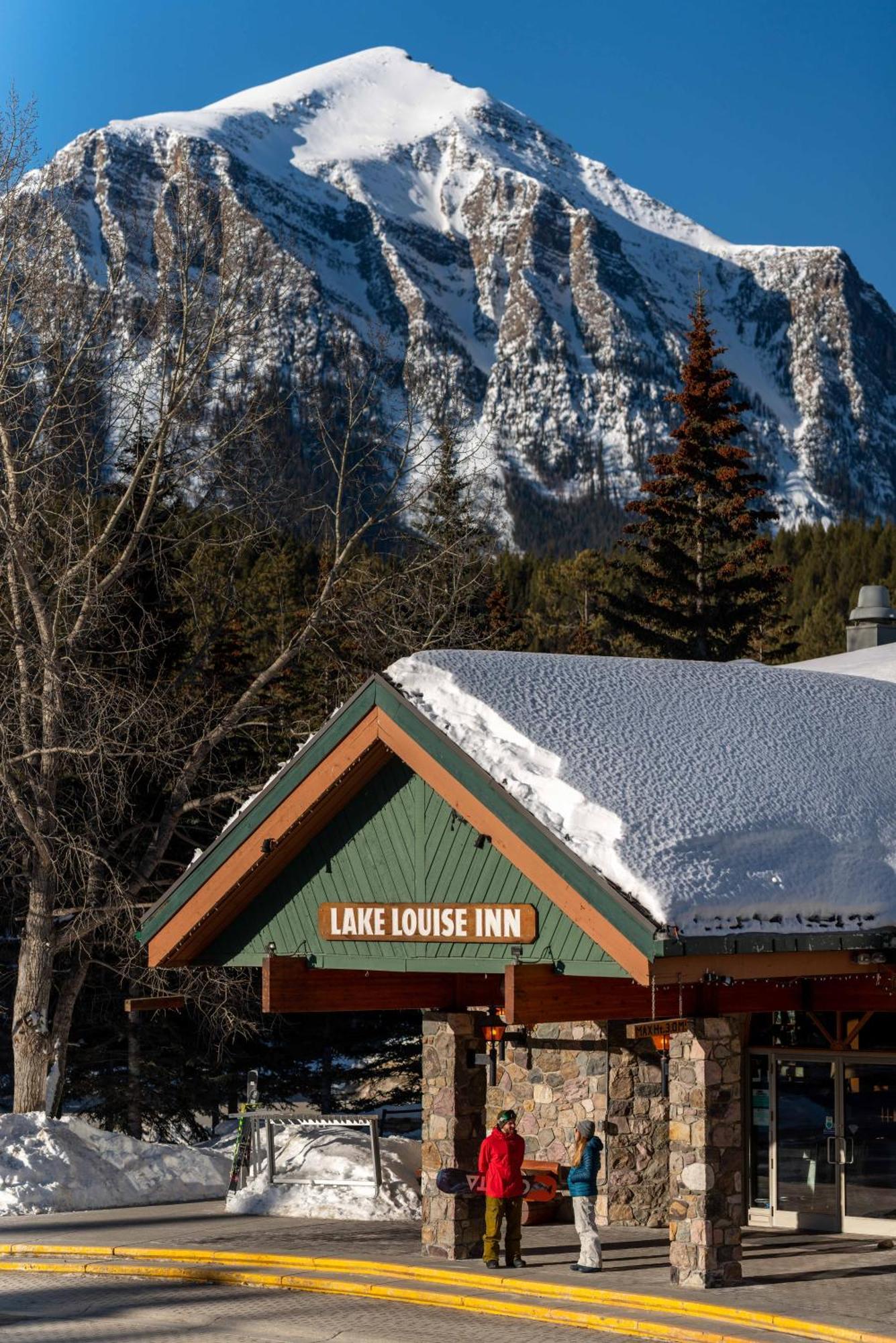 Lake Louise Inn Exterior photo