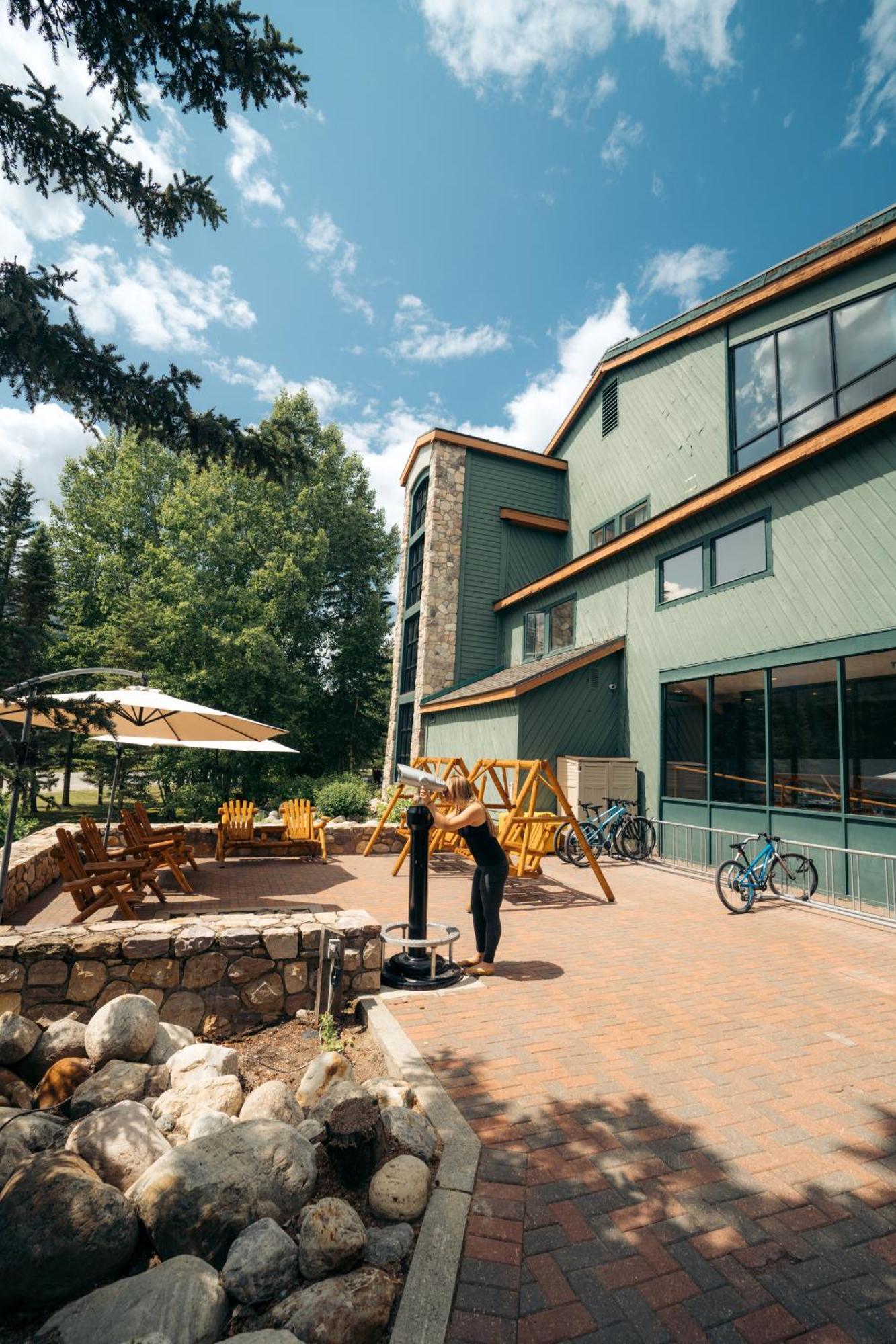 Lake Louise Inn Exterior photo