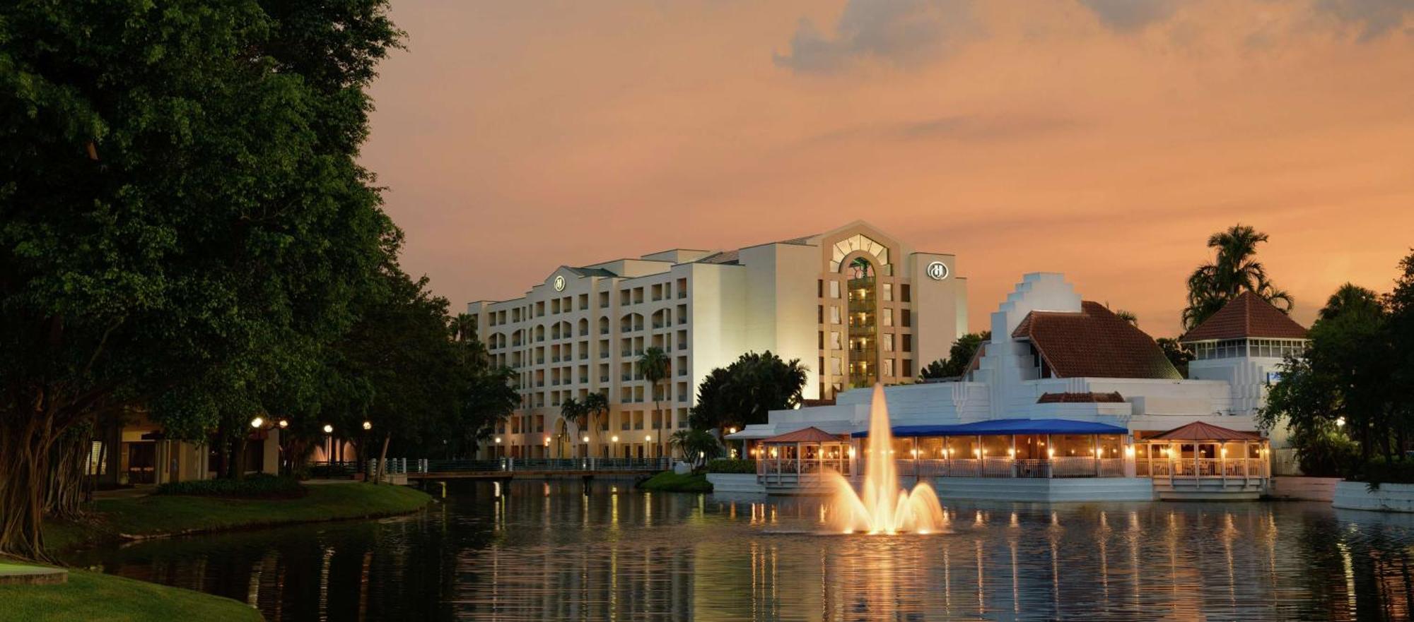 Hilton Boca Raton Suites Exterior photo