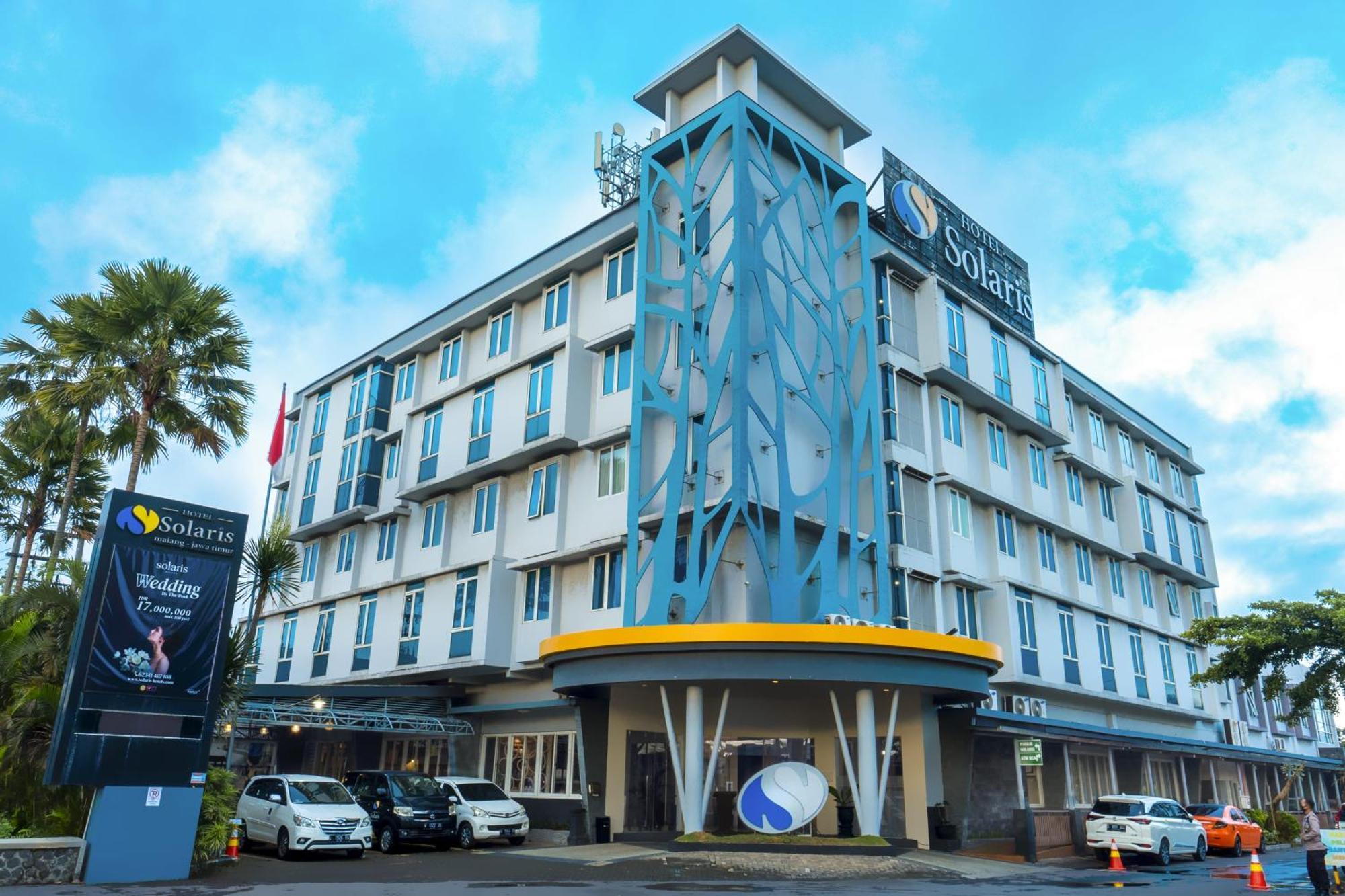 Solaris Hotel Malang Exterior photo