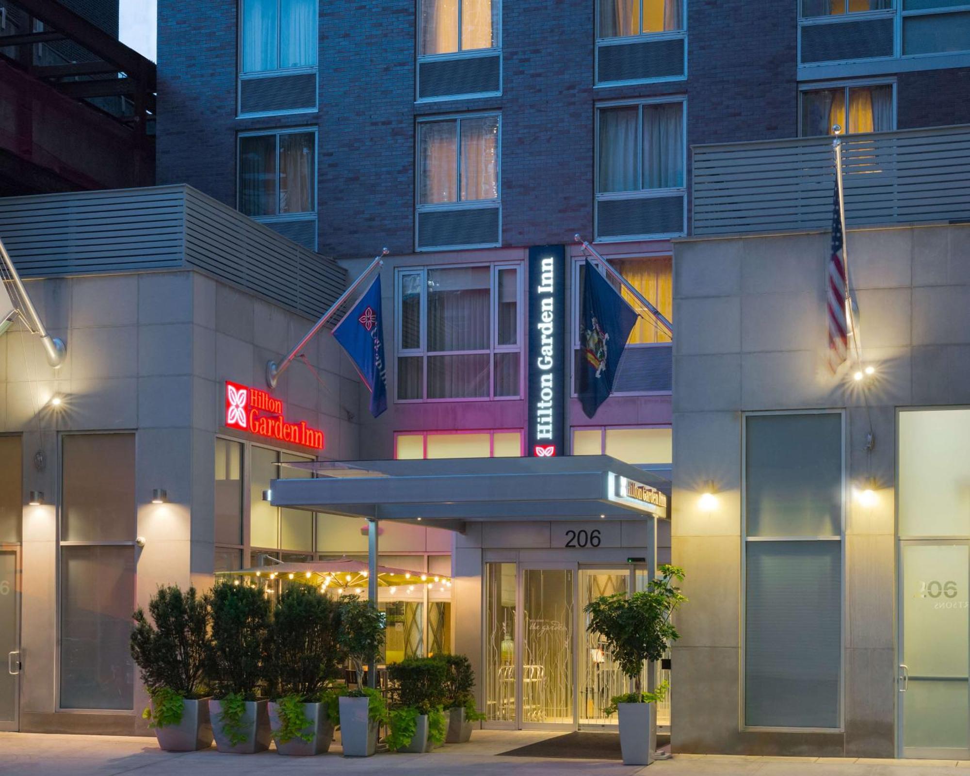 Hilton Garden Inn New York Manhattan Midtown East Exterior photo