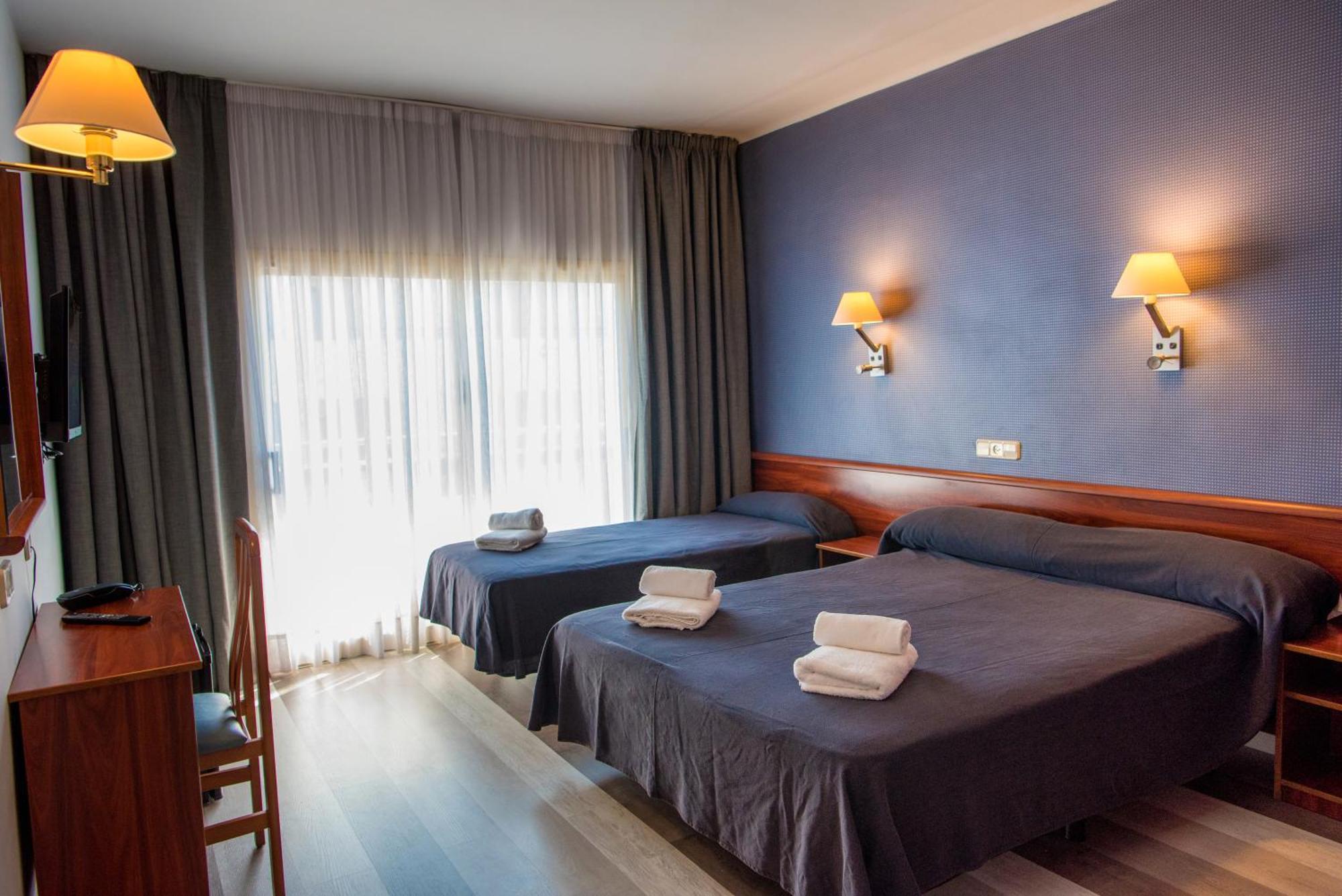 Hotel Acacias Suites & Spa Lloret de Mar Room photo