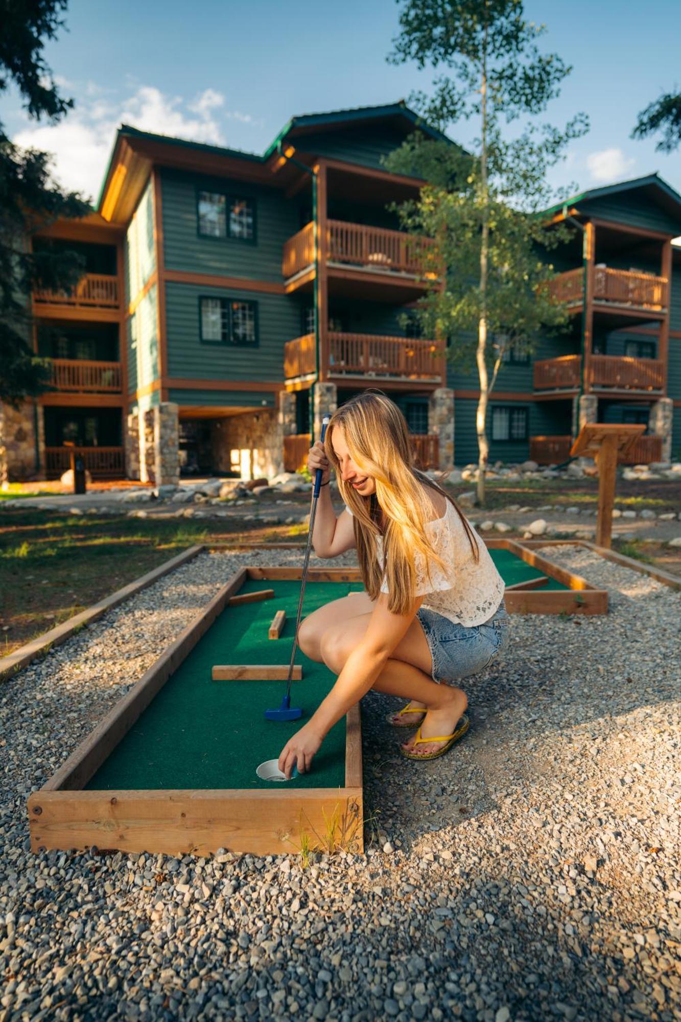 Lake Louise Inn Exterior photo