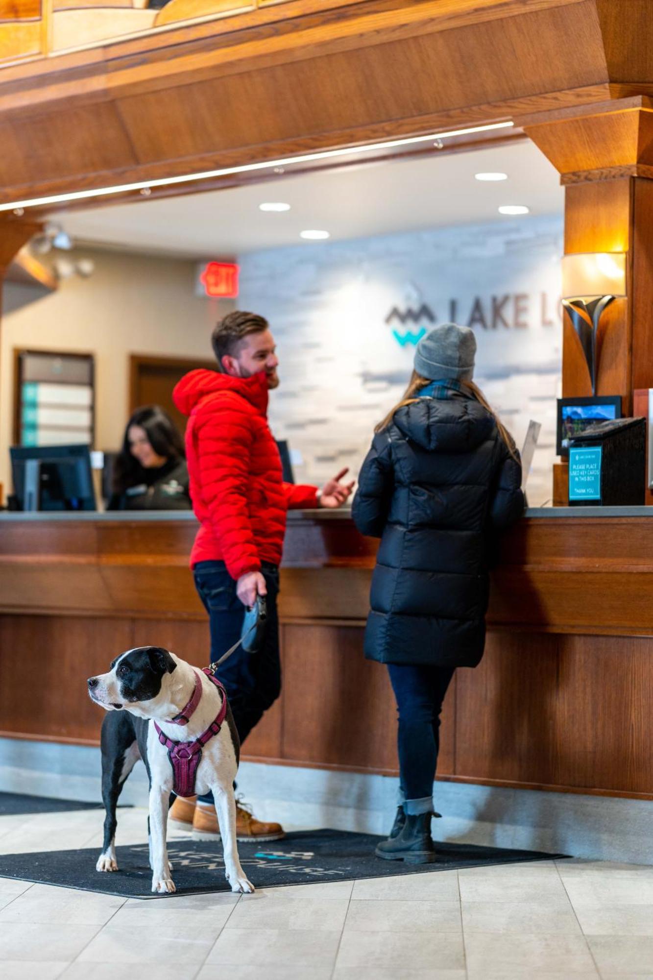 Lake Louise Inn Exterior photo