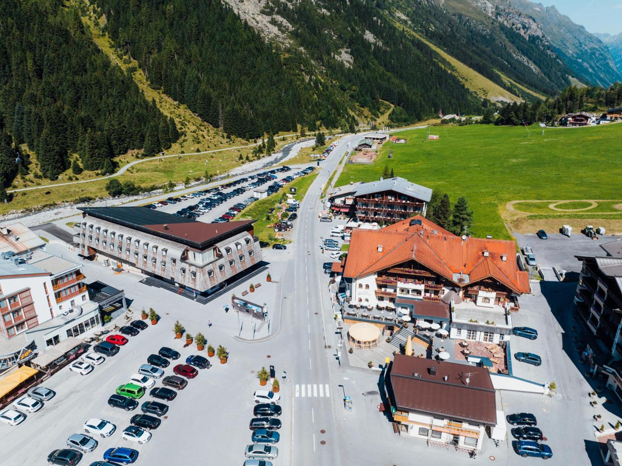 Hotel Mittagskogel Pitztal Sankt Leonhard im Pitztal Exterior photo