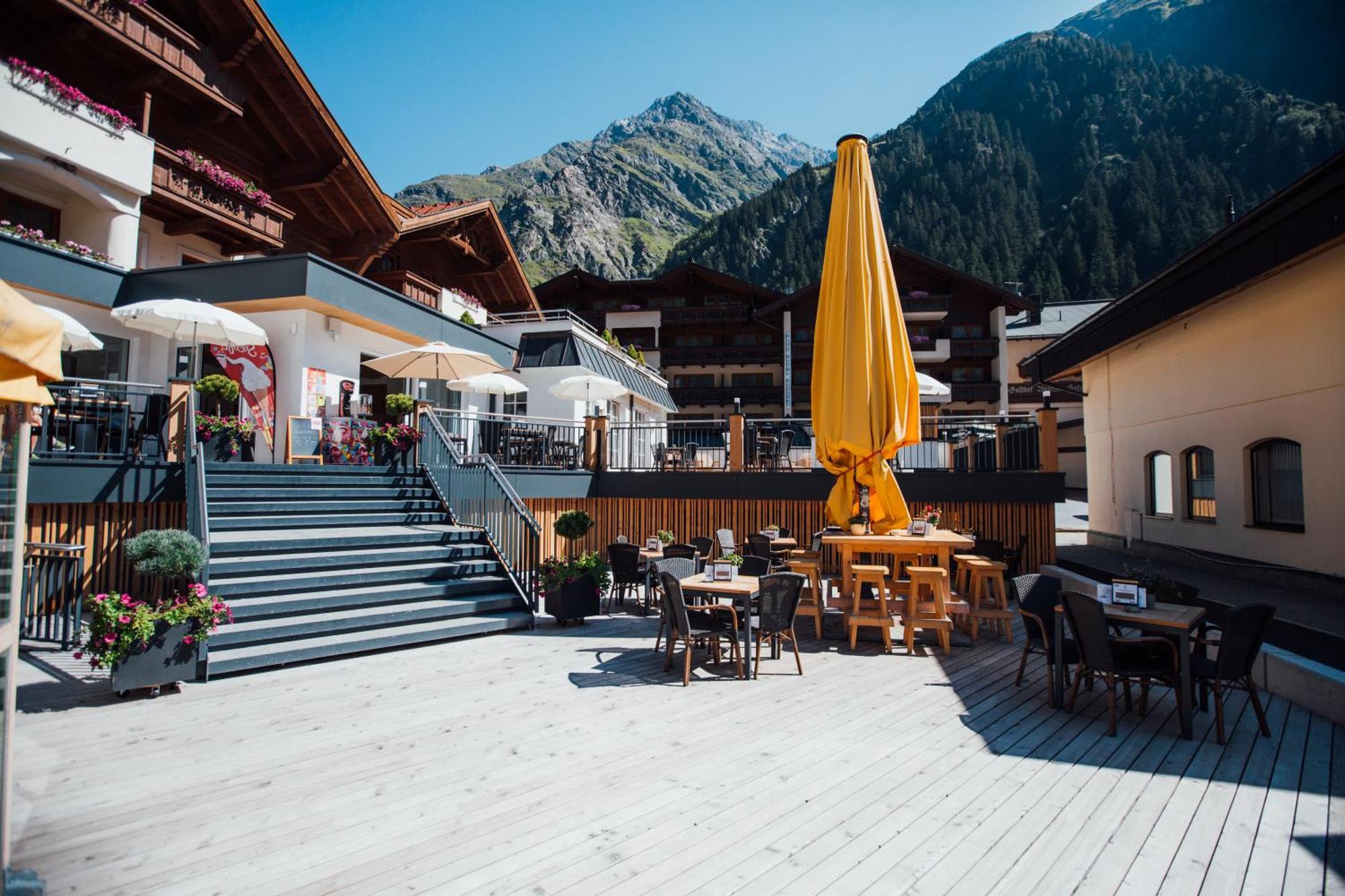 Hotel Mittagskogel Pitztal Sankt Leonhard im Pitztal Exterior photo